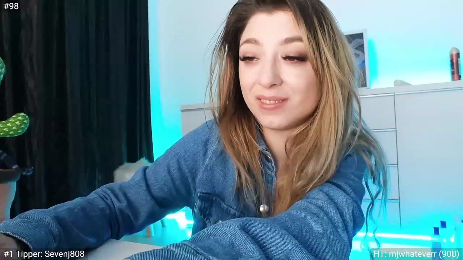 Gallery image thumbnail from hunny_bunny25's myfreecams stream on, 12/08/2022, 04:59 image 7 of 20