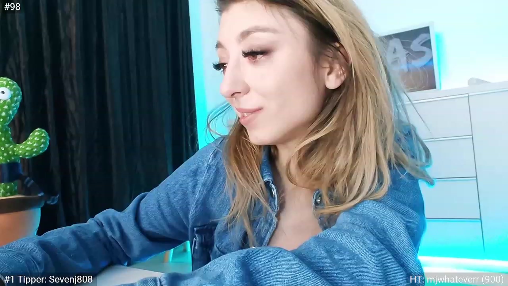 Gallery image thumbnail from hunny_bunny25's myfreecams stream on, 12/08/2022, 04:59 image 10 of 20