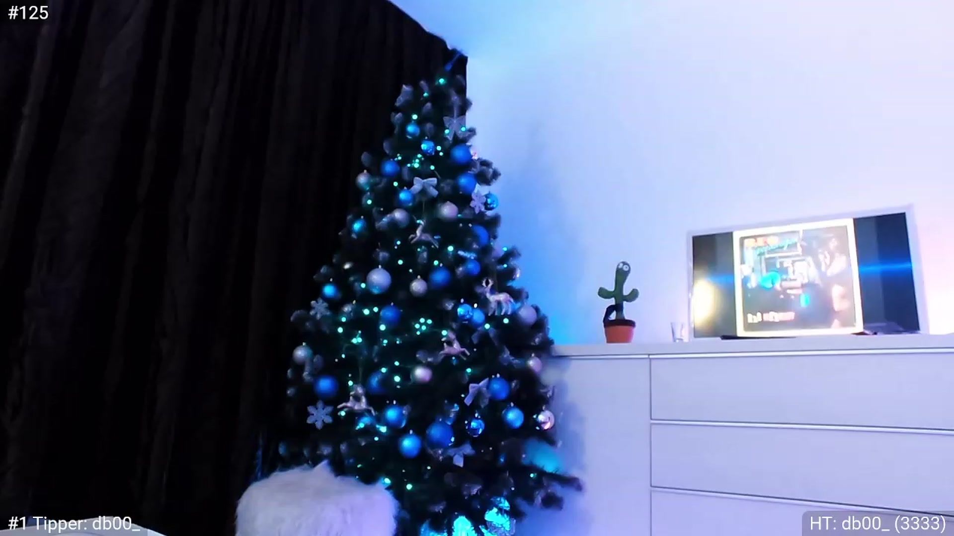 Gallery image thumbnail from hunny_bunny25's myfreecams stream on, 12/19/2022, 04:07 image 3 of 20