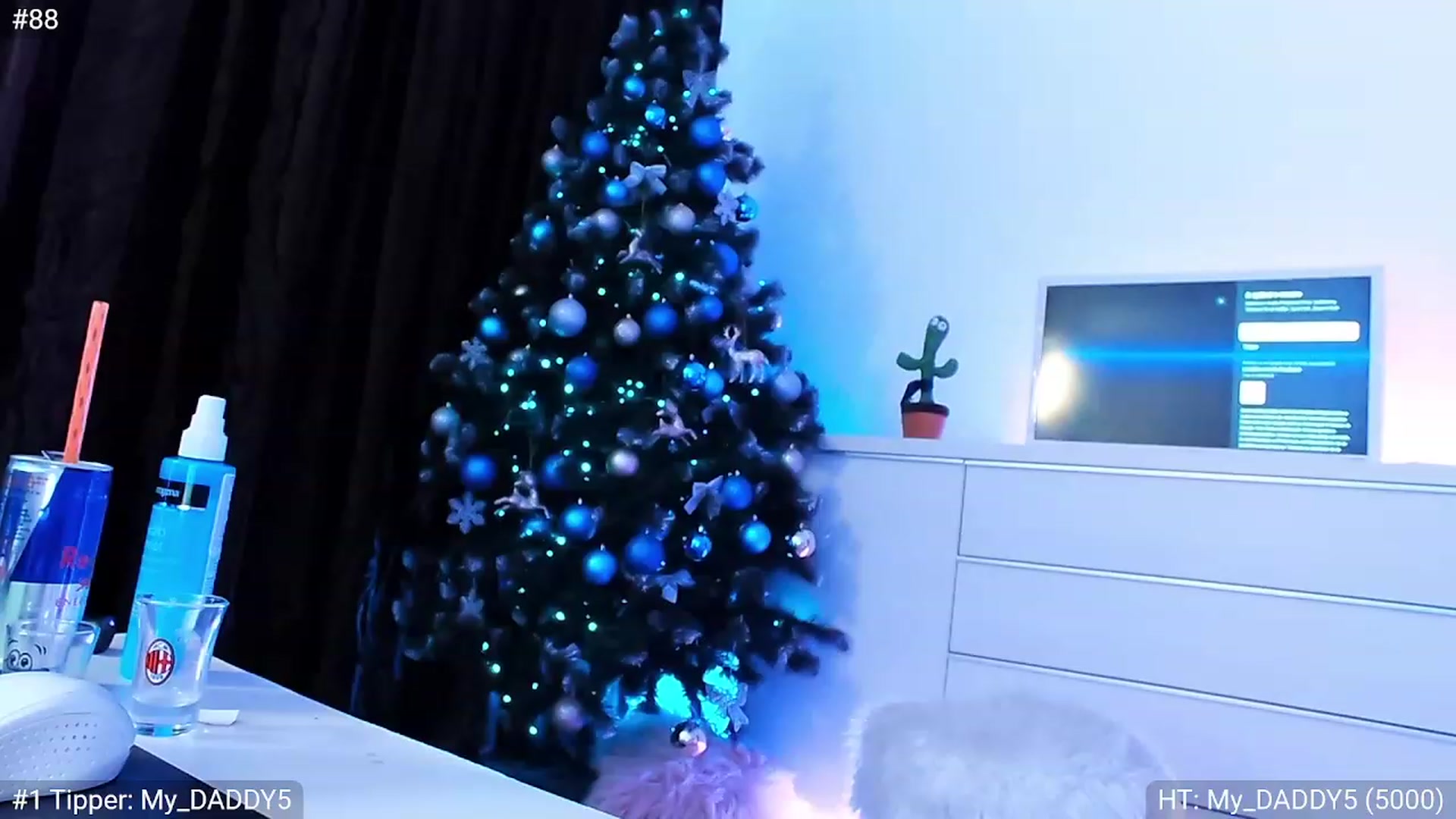 Gallery image thumbnail from hunny_bunny25's myfreecams stream on, 12/19/2022, 06:07 image 11 of 20