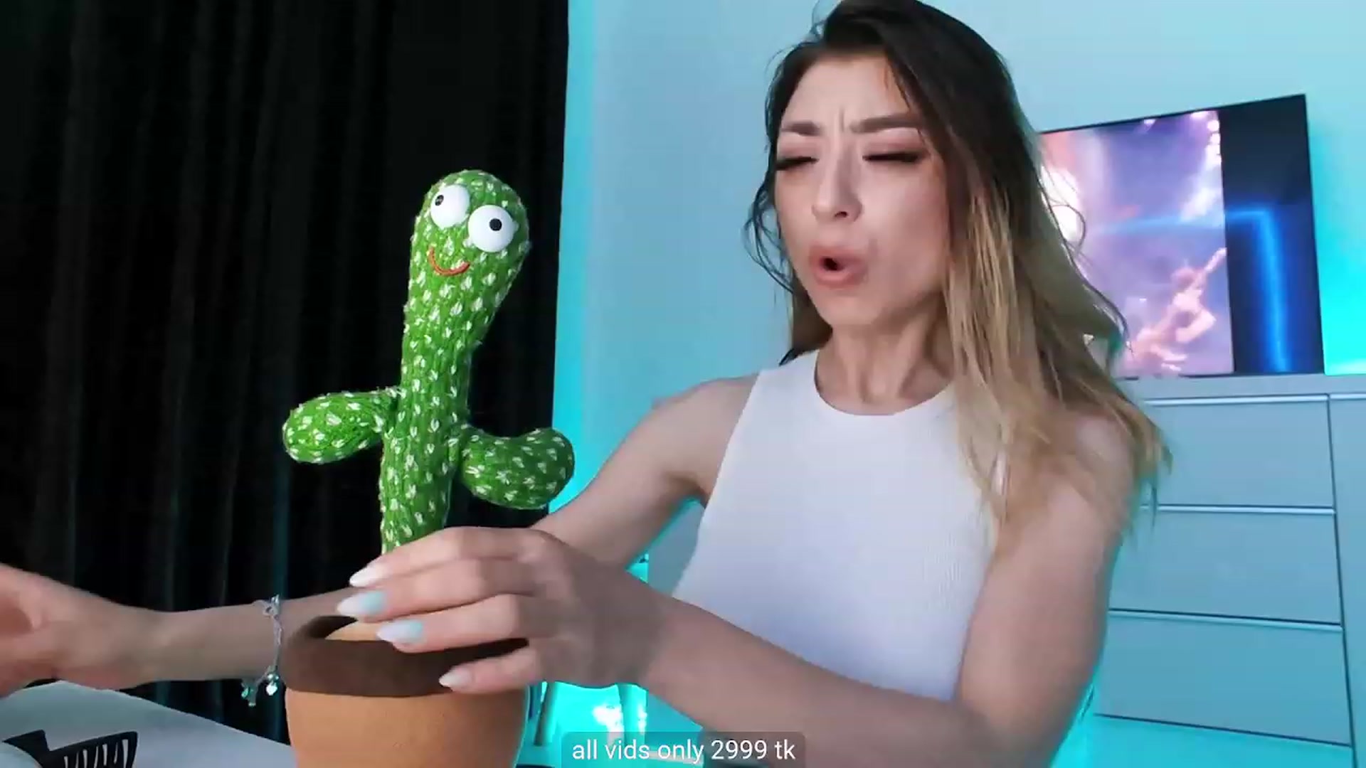 Gallery image thumbnail from hunny_bunny25's myfreecams stream on, 06/17/2023, 01:51 image 19 of 20