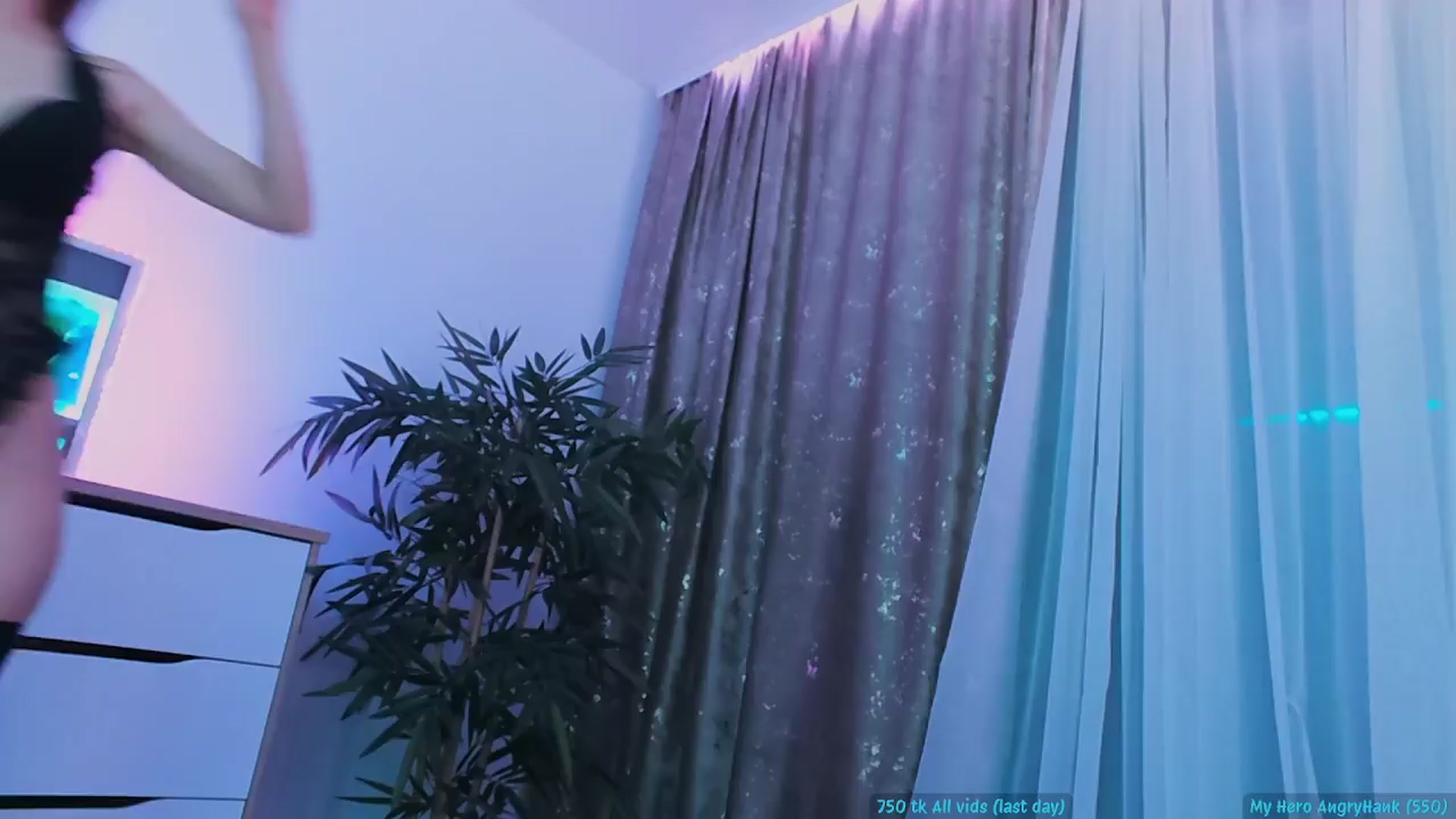 Gallery image thumbnail from hunny_bunny25's myfreecams stream on, 04/08/2024, 02:49 image 17 of 20
