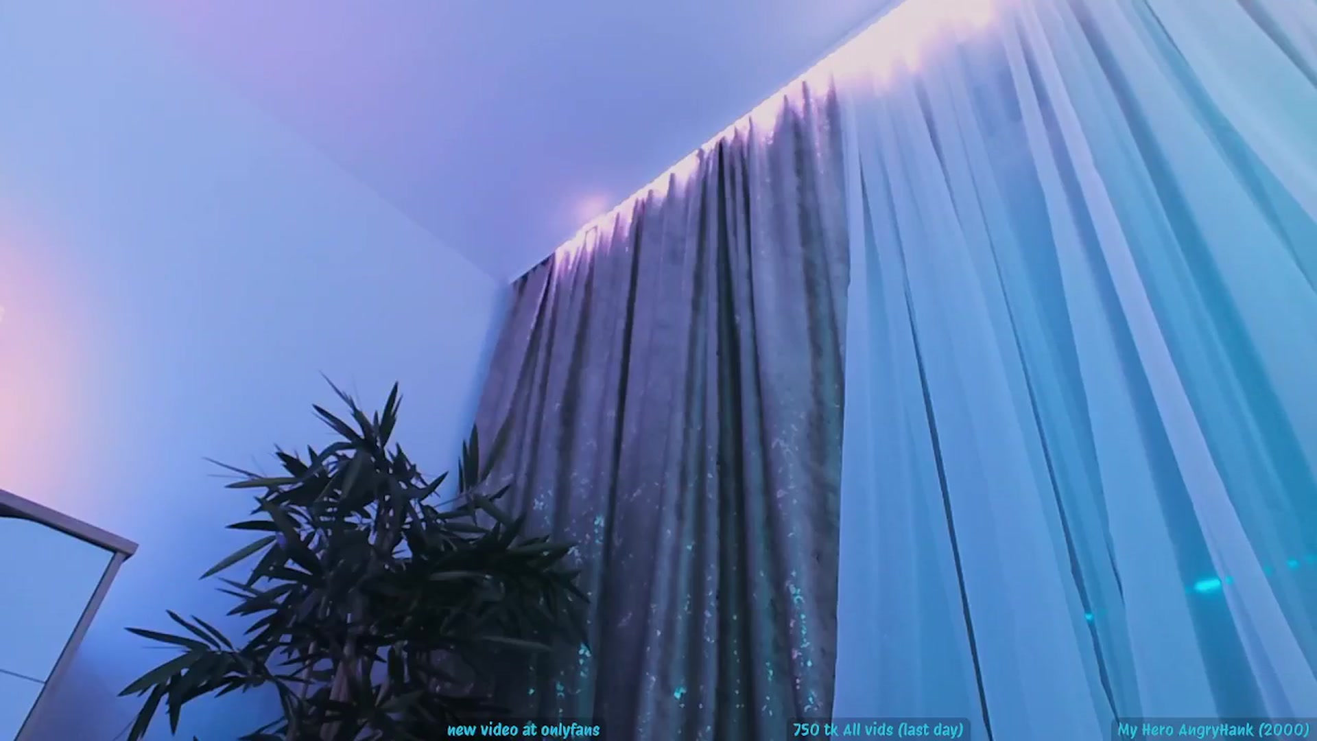 Gallery image thumbnail from hunny_bunny25's myfreecams stream on, 05/02/2024, 03:59 image 9 of 20