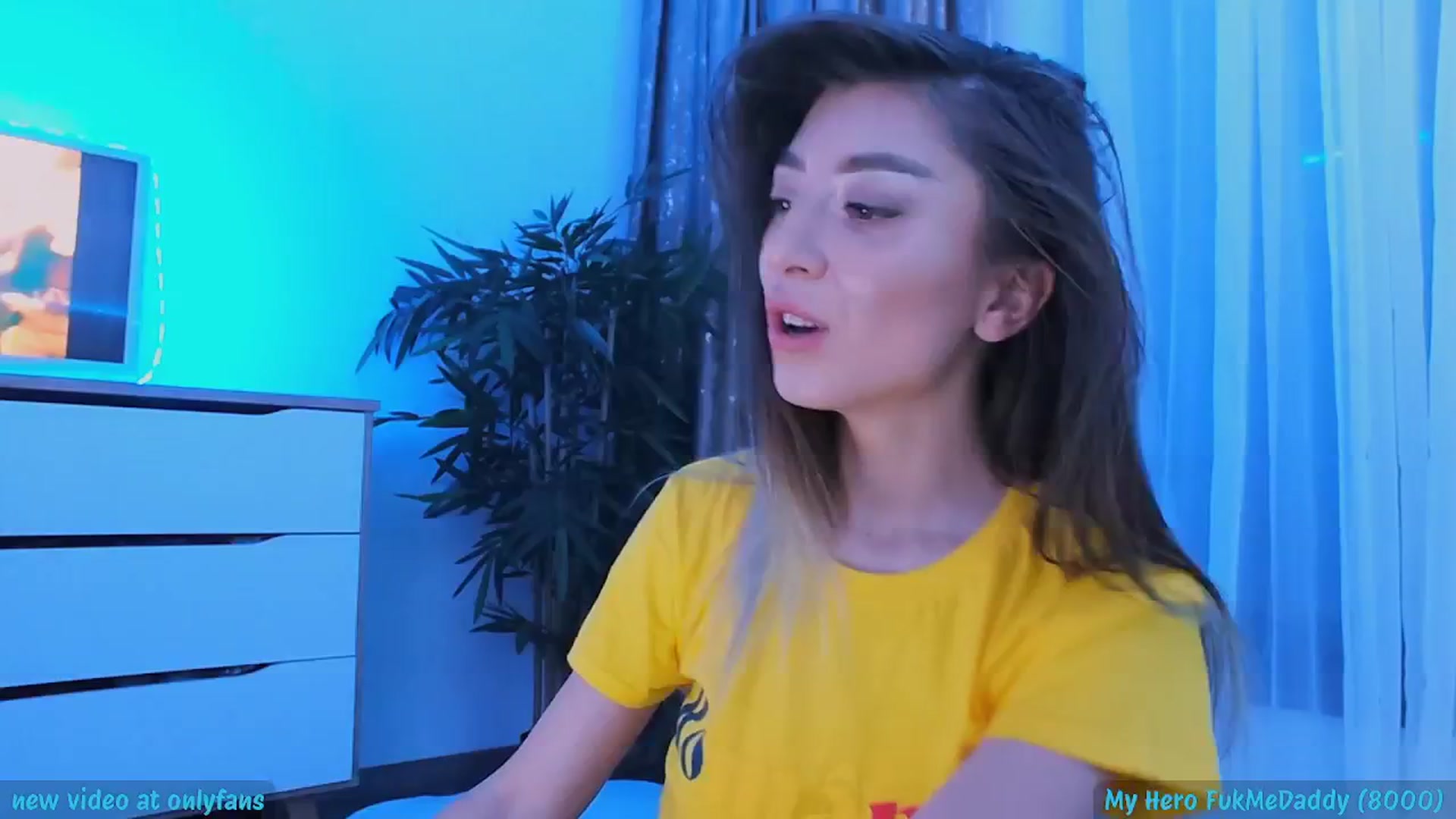 Gallery image thumbnail from hunny_bunny25's myfreecams stream on, 06/29/2024, 01:43 image 6 of 20