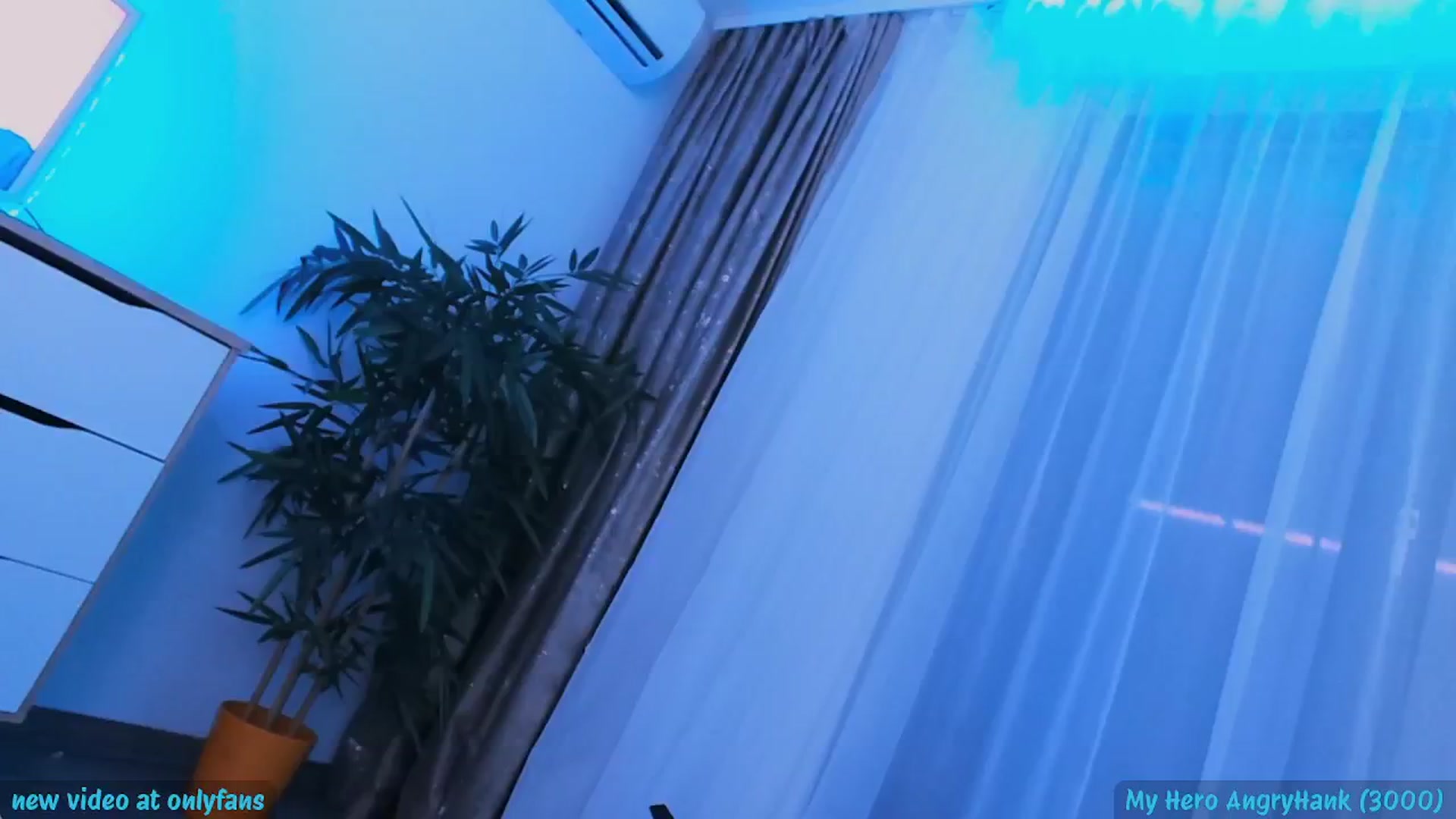 Gallery image thumbnail from hunny_bunny25's myfreecams stream on, 08/03/2024, 03:45 image 8 of 20