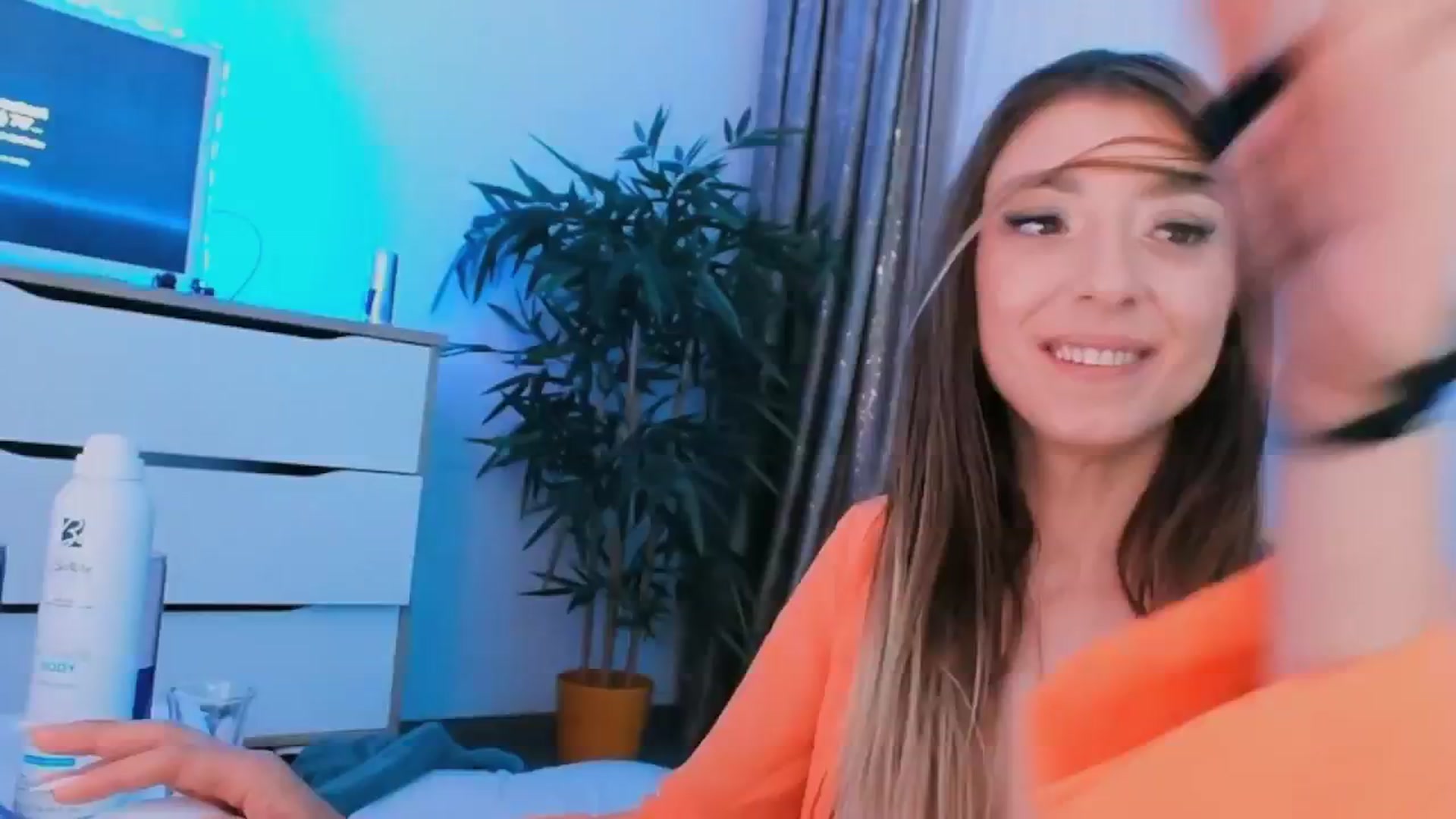 Gallery image thumbnail from hunny_bunny25's myfreecams stream on, 08/17/2024, 06:53 image 7 of 20