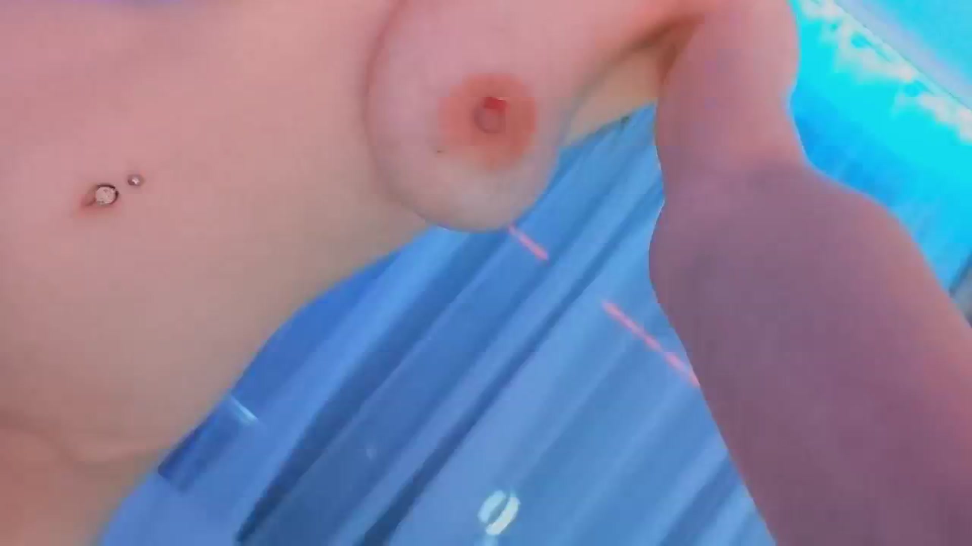Gallery image thumbnail from hunny_bunny25's myfreecams stream on, 08/17/2024, 08:39 image 17 of 20