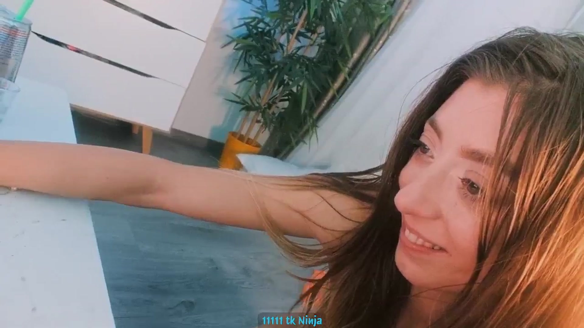 Gallery image thumbnail from hunny_bunny25's myfreecams stream on, 09/28/2024, 06:05 image 20 of 20