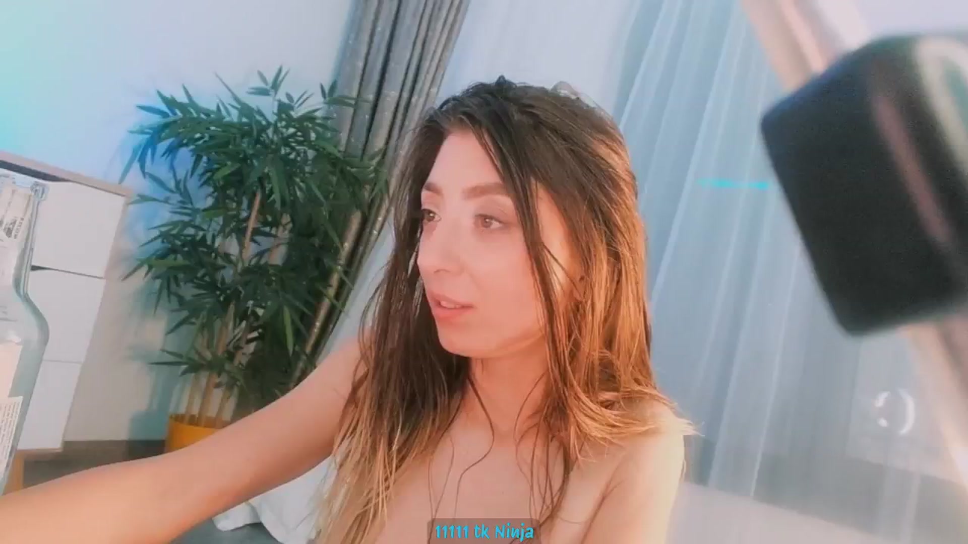 Gallery image thumbnail from hunny_bunny25's myfreecams stream on, 09/28/2024, 06:38 image 8 of 20