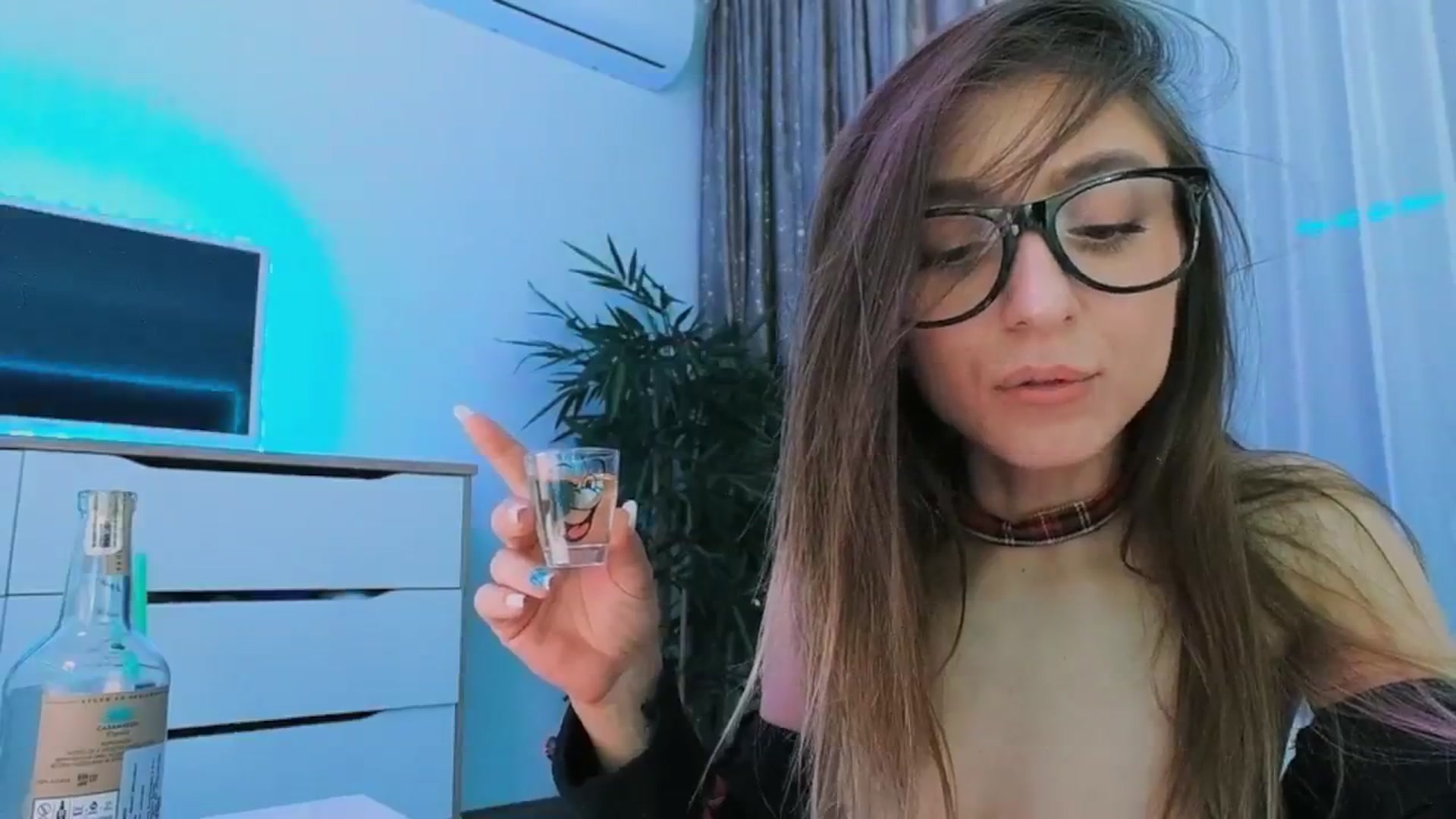 Gallery image thumbnail from hunny_bunny25's myfreecams stream on, 10/26/2024, 02:19 image 20 of 20