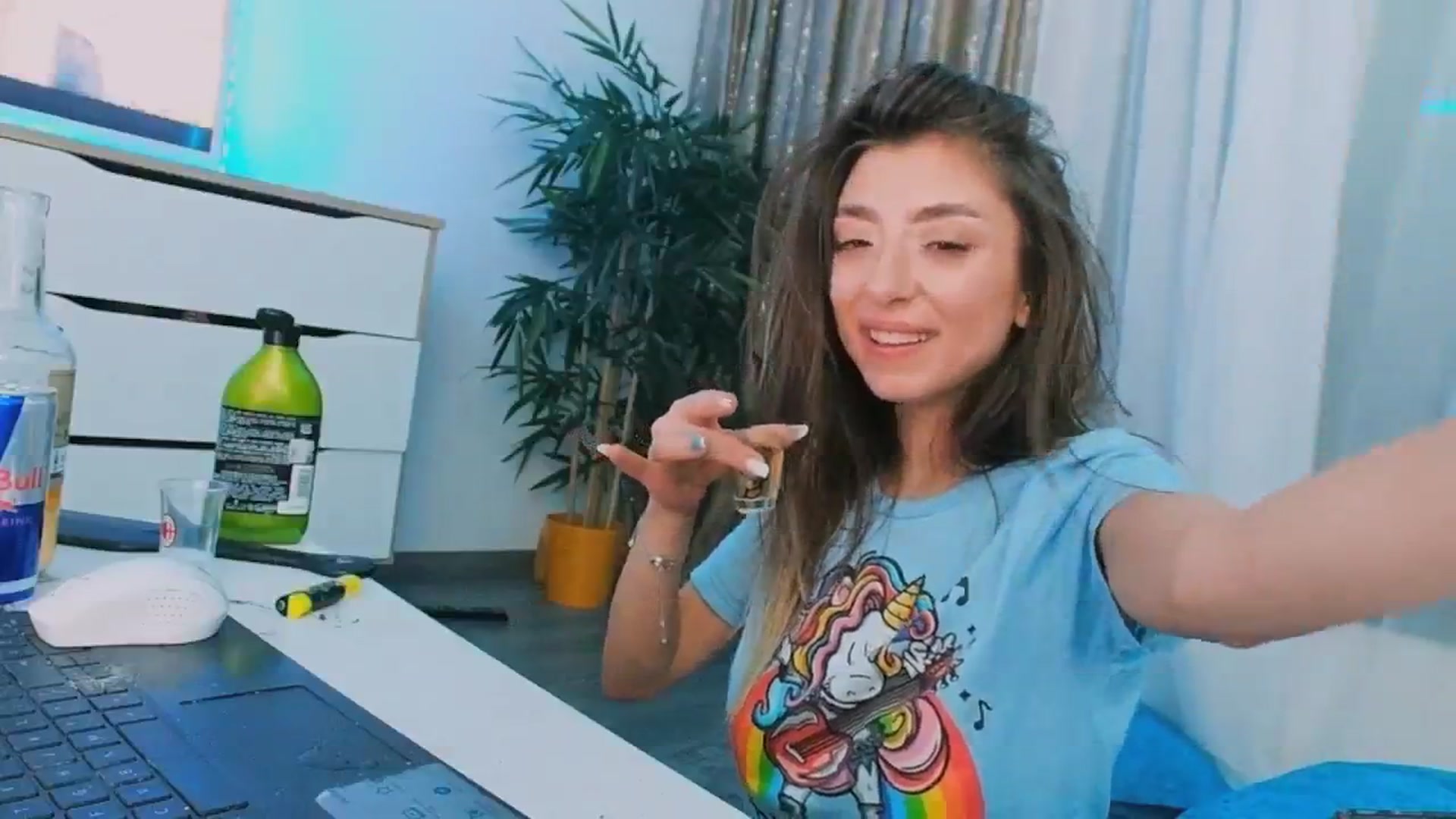 Gallery image thumbnail from hunny_bunny25's myfreecams stream on, 11/09/2024, 09:09 image 16 of 20