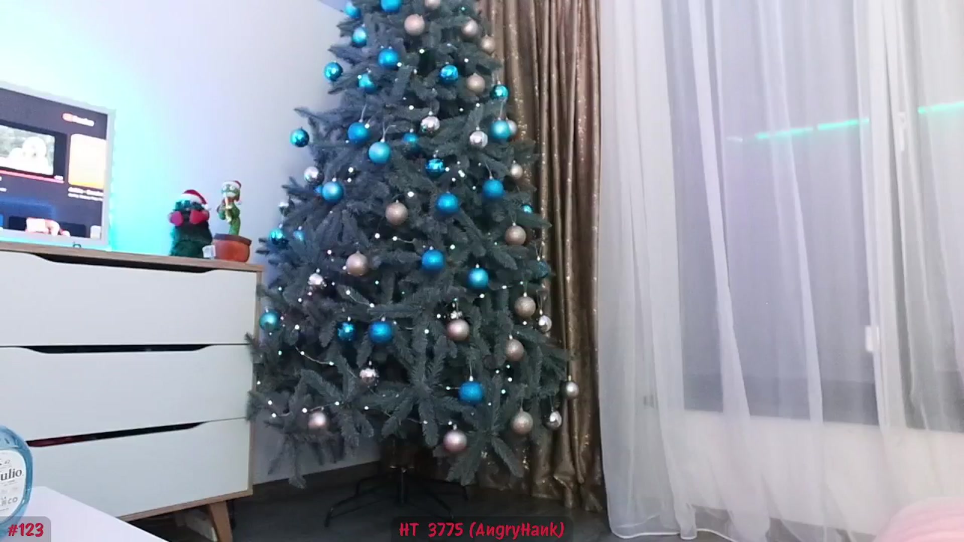 Gallery image thumbnail from hunny_bunny25's myfreecams stream on, 12/23/2024, 04:21 image 8 of 20