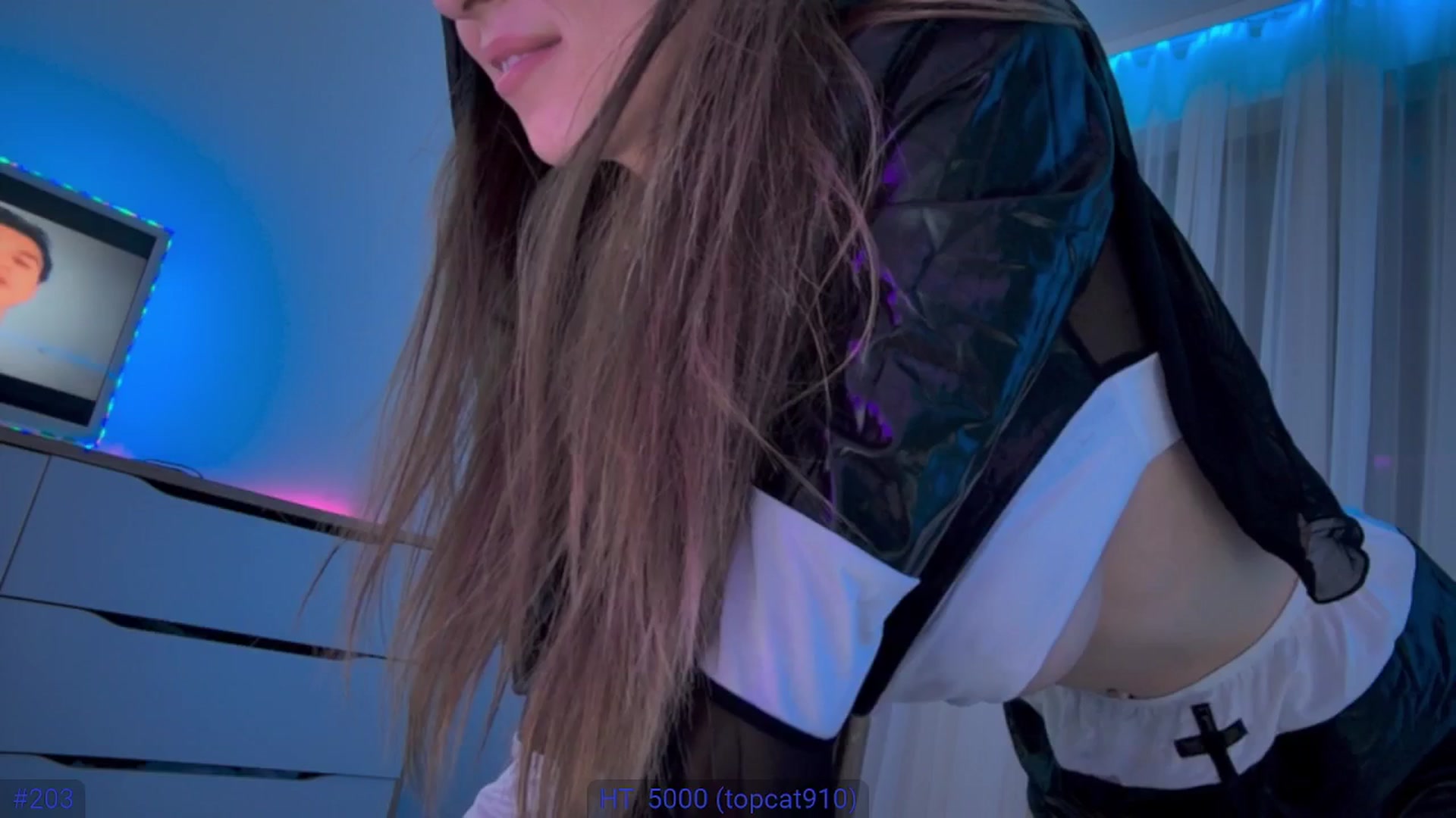 Gallery image thumbnail from hunny_bunny25's myfreecams stream on, 10/18/2025, 03:47 image 6 of 20