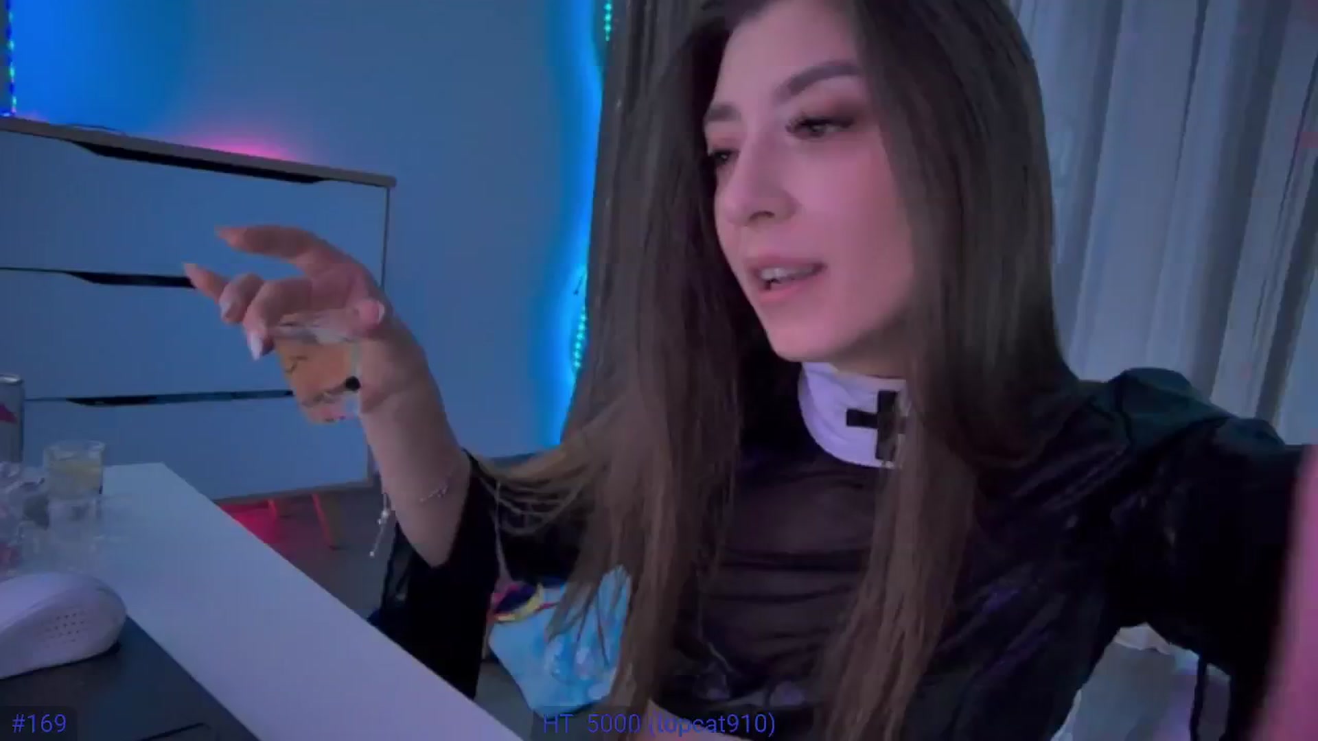 Gallery image thumbnail from hunny_bunny25's myfreecams stream on, 10/18/2025, 04:05 image 11 of 20