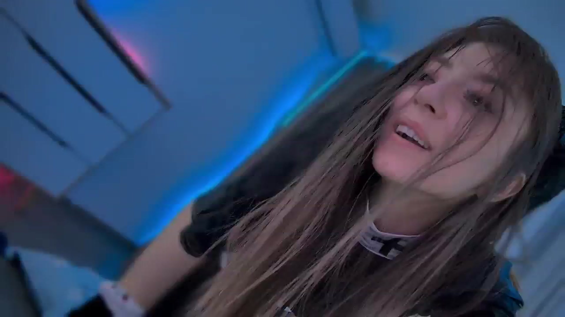 Gallery image thumbnail from hunny_bunny25's myfreecams stream on, 10/18/2025, 05:35 image 11 of 20