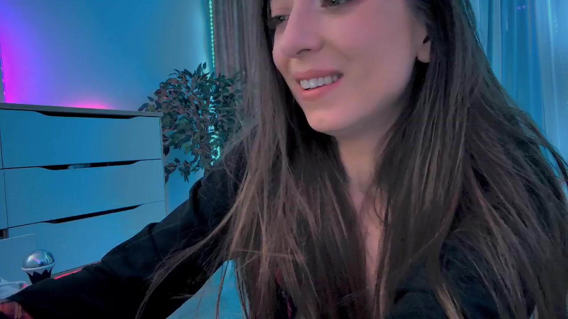 Gallery image thumbnail from hunny_bunny25's myfreecams stream on, 01/10/2026, 08:21 image 20 of 20