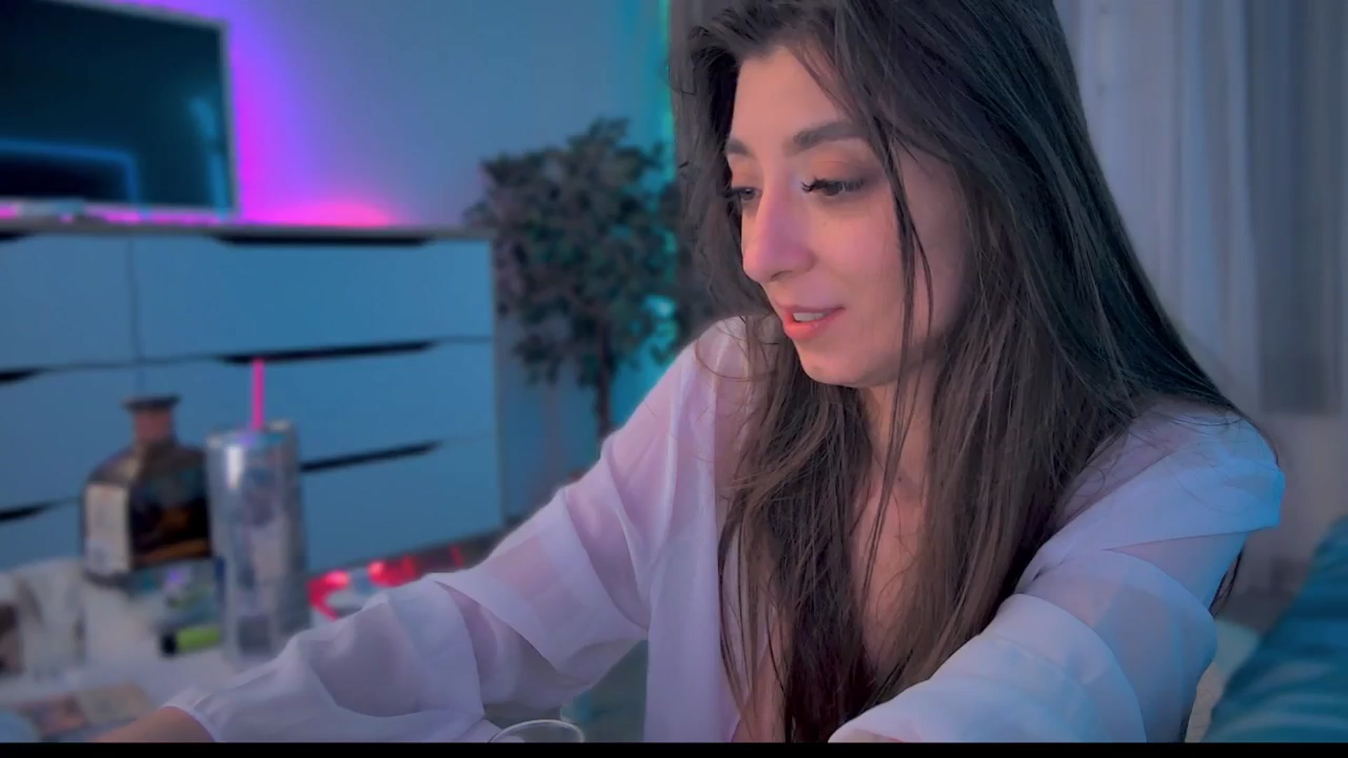 Gallery image thumbnail from hunny_bunny25's myfreecams stream on, 02/07/2026, 14:25 image 7 of 20