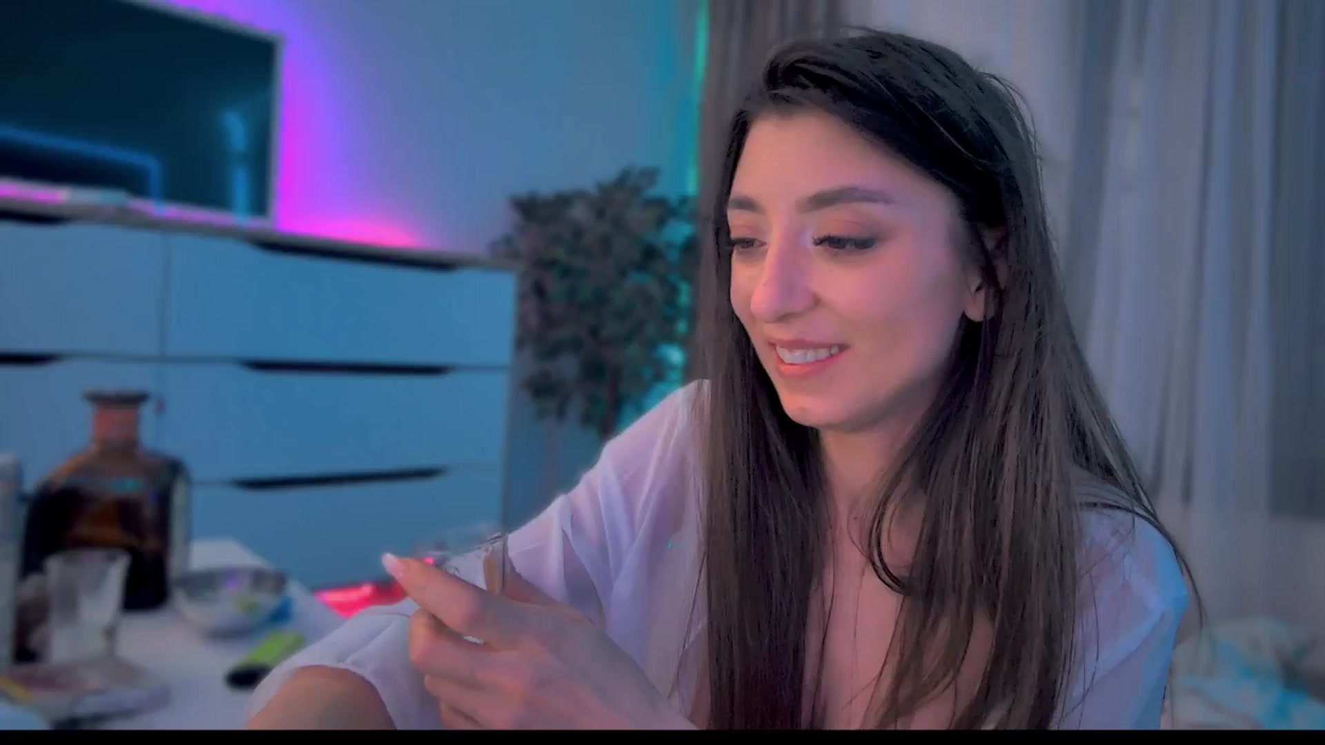 Gallery image thumbnail from hunny_bunny25's myfreecams stream on, 02/07/2026, 14:25 image 2 of 20