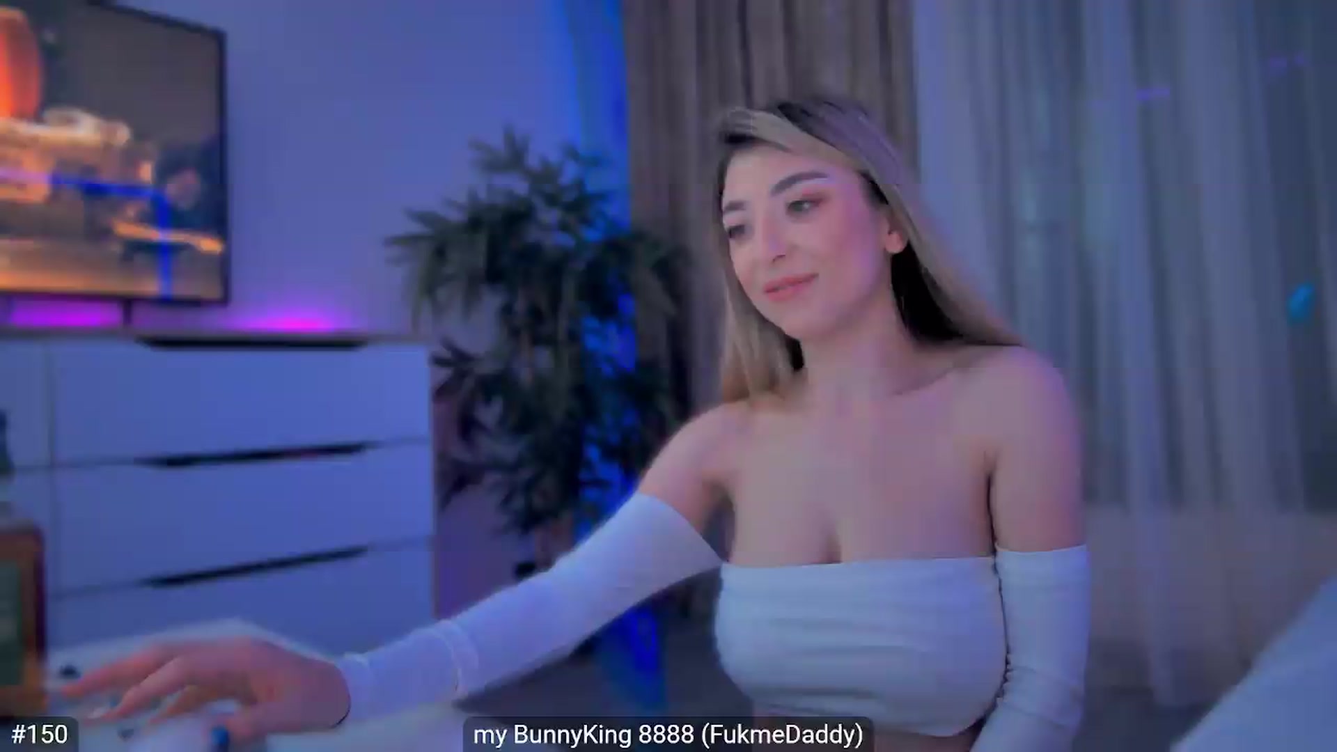 Gallery image thumbnail from hunny_bunny25's myfreecams stream on, 05/09/2026, 24:35 image 16 of 20