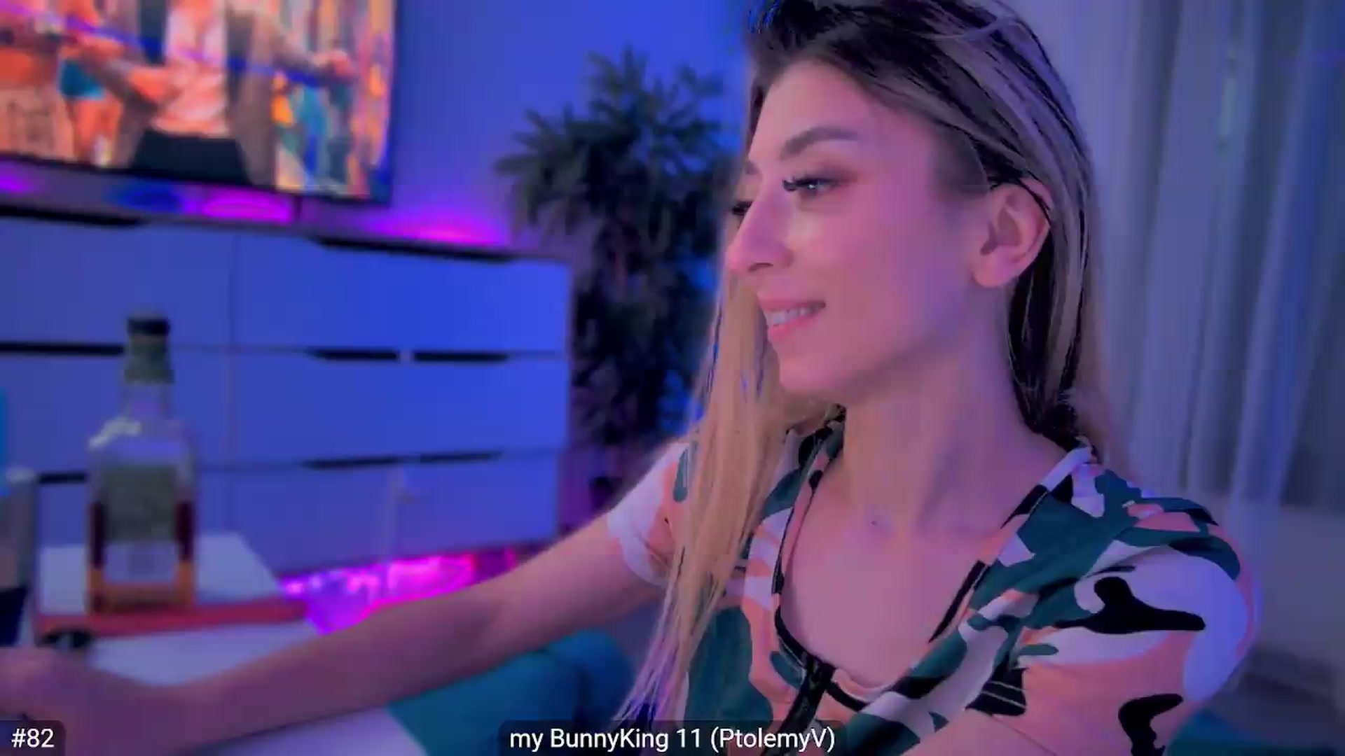 Gallery image thumbnail from hunny_bunny25's myfreecams stream on, 06/13/2026, 07:09 image 10 of 20