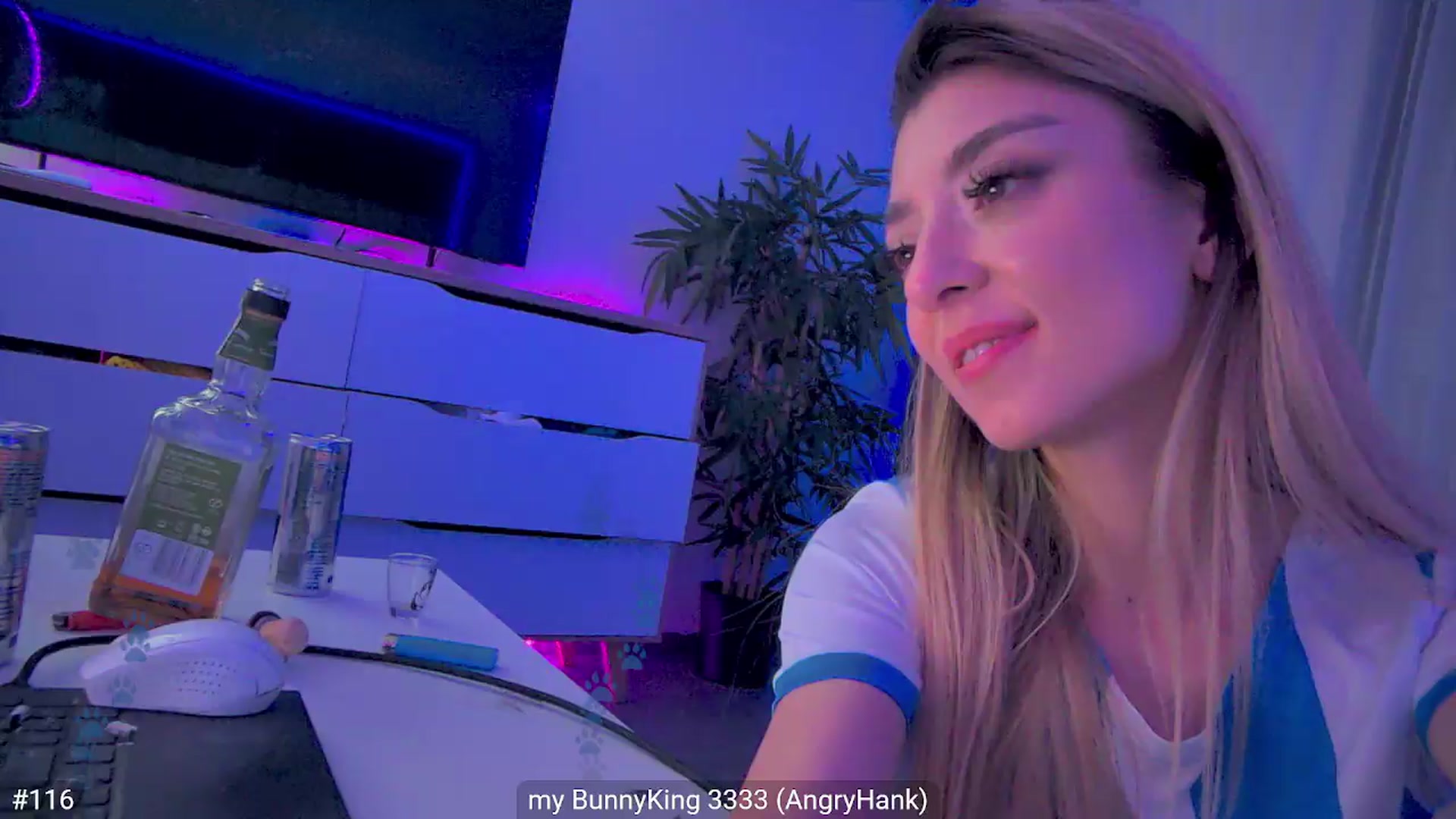Gallery image thumbnail from hunny_bunny25's myfreecams stream on, 06/20/2026, 05:51 image 19 of 20