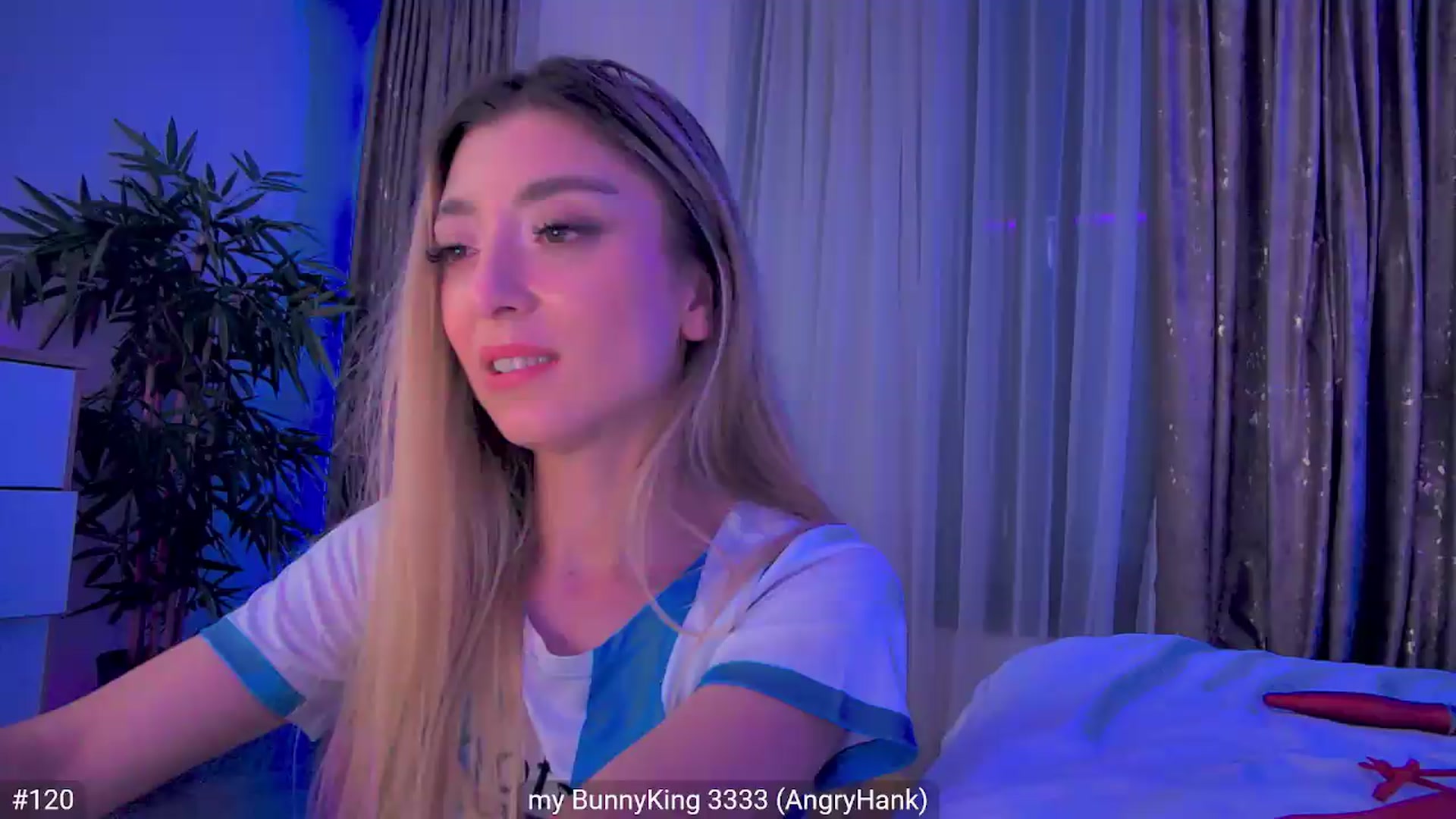 Gallery image thumbnail from hunny_bunny25's myfreecams stream on, 06/20/2026, 05:51 image 10 of 20