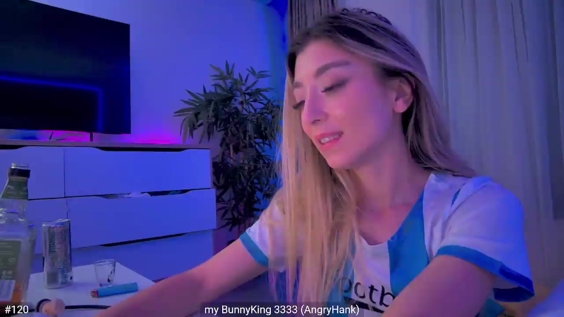 Gallery image thumbnail from hunny_bunny25's myfreecams stream on, 06/20/2026, 05:51 image 5 of 20