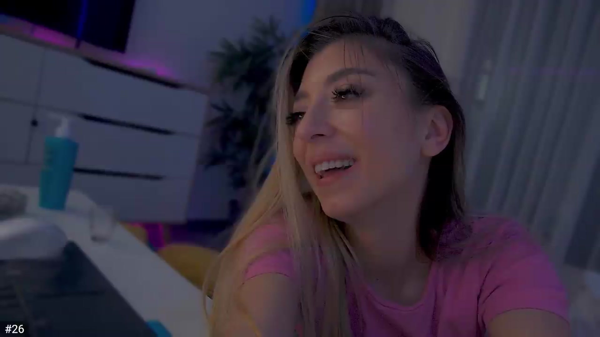 Gallery image thumbnail from hunny_bunny25's myfreecams stream on, 07/04/2026, 09:18 image 16 of 20