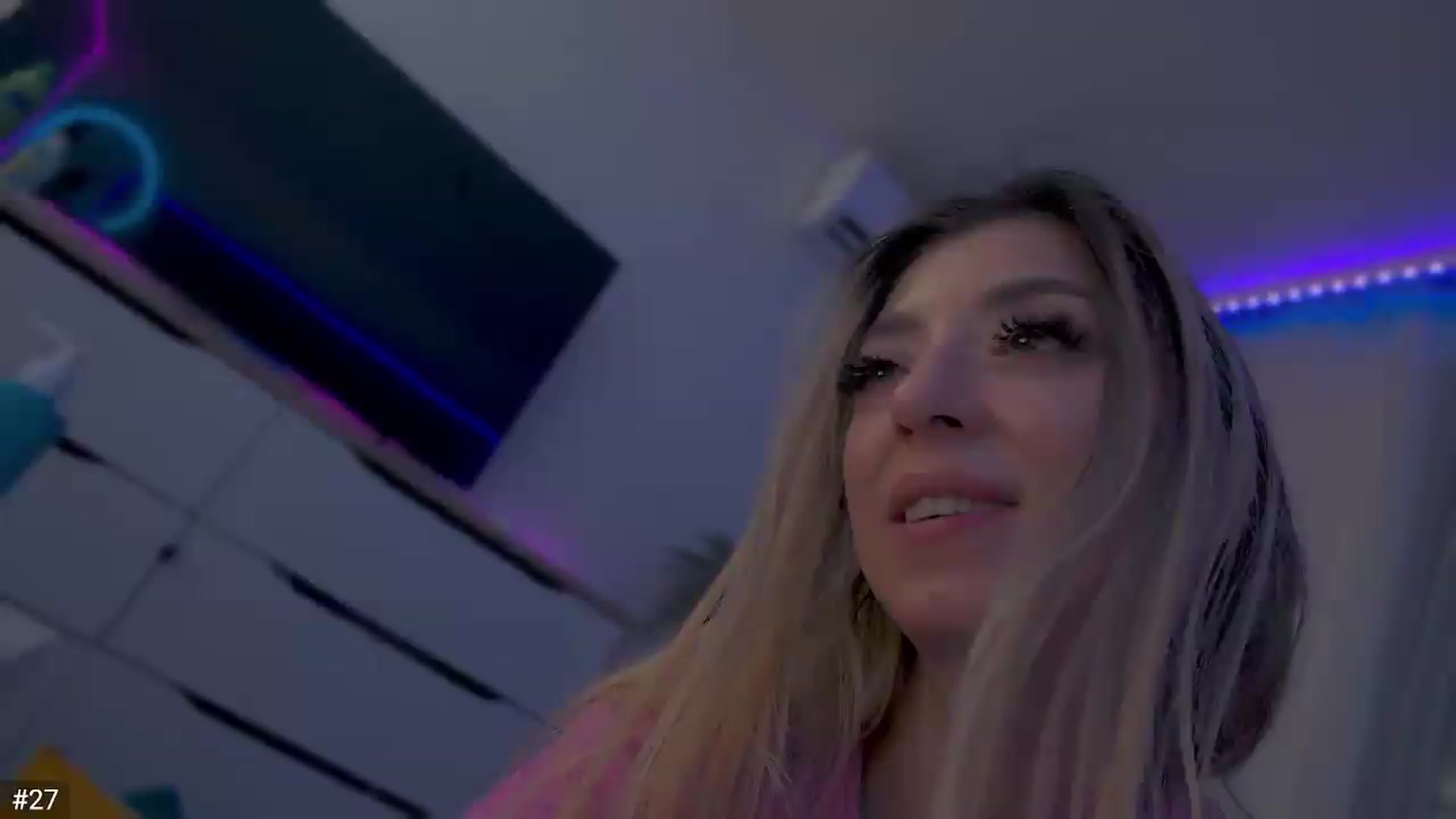 Gallery image thumbnail from hunny_bunny25's myfreecams stream on, 07/04/2026, 09:18 image 1 of 20