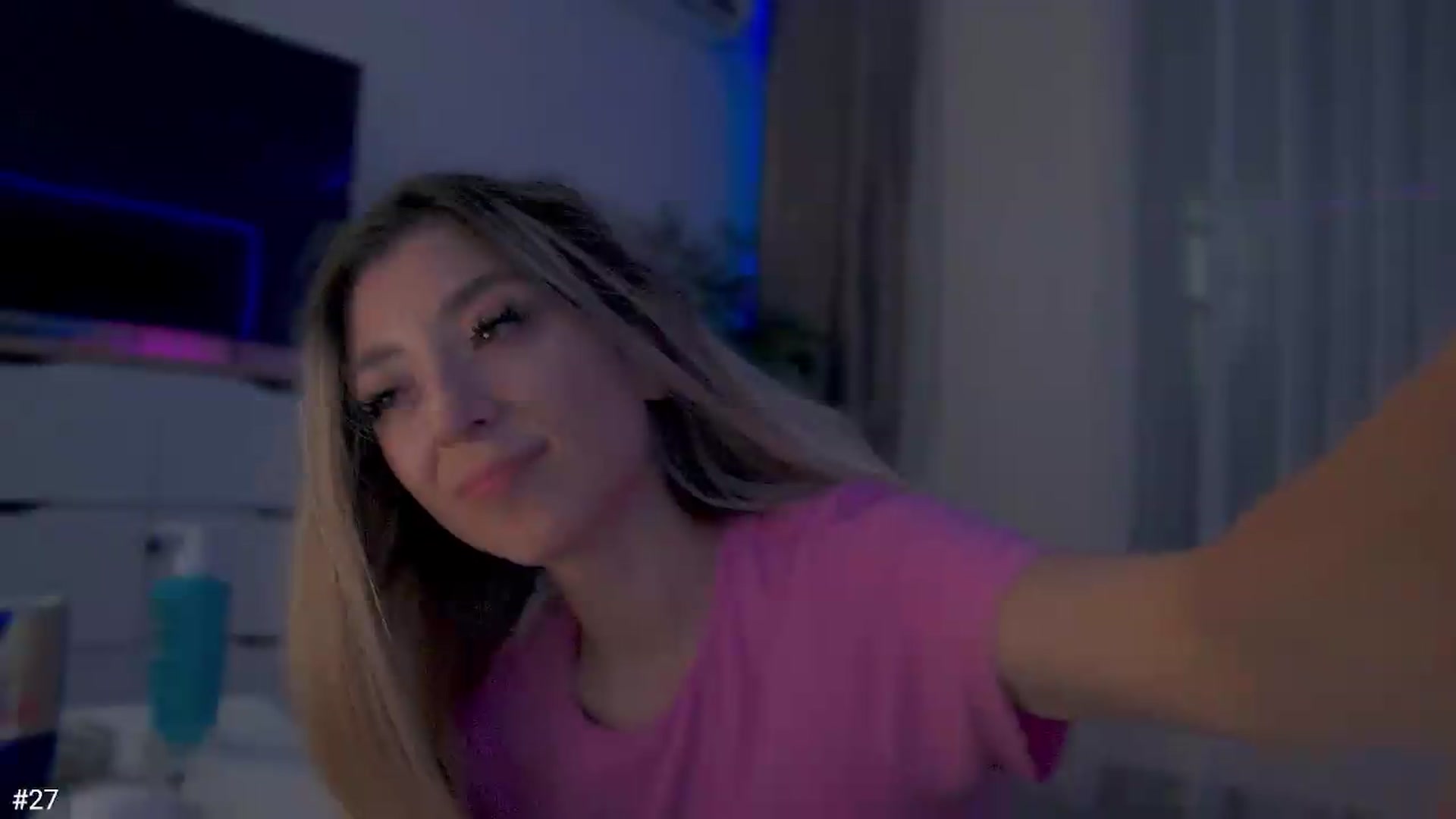 Gallery image thumbnail from hunny_bunny25's myfreecams stream on, 07/04/2026, 09:18 image 6 of 20