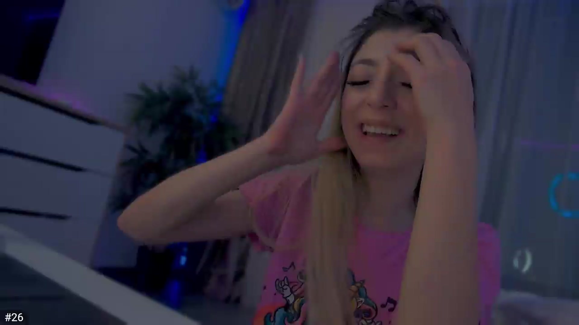 Gallery image thumbnail from hunny_bunny25's myfreecams stream on, 07/04/2026, 09:18 image 12 of 20