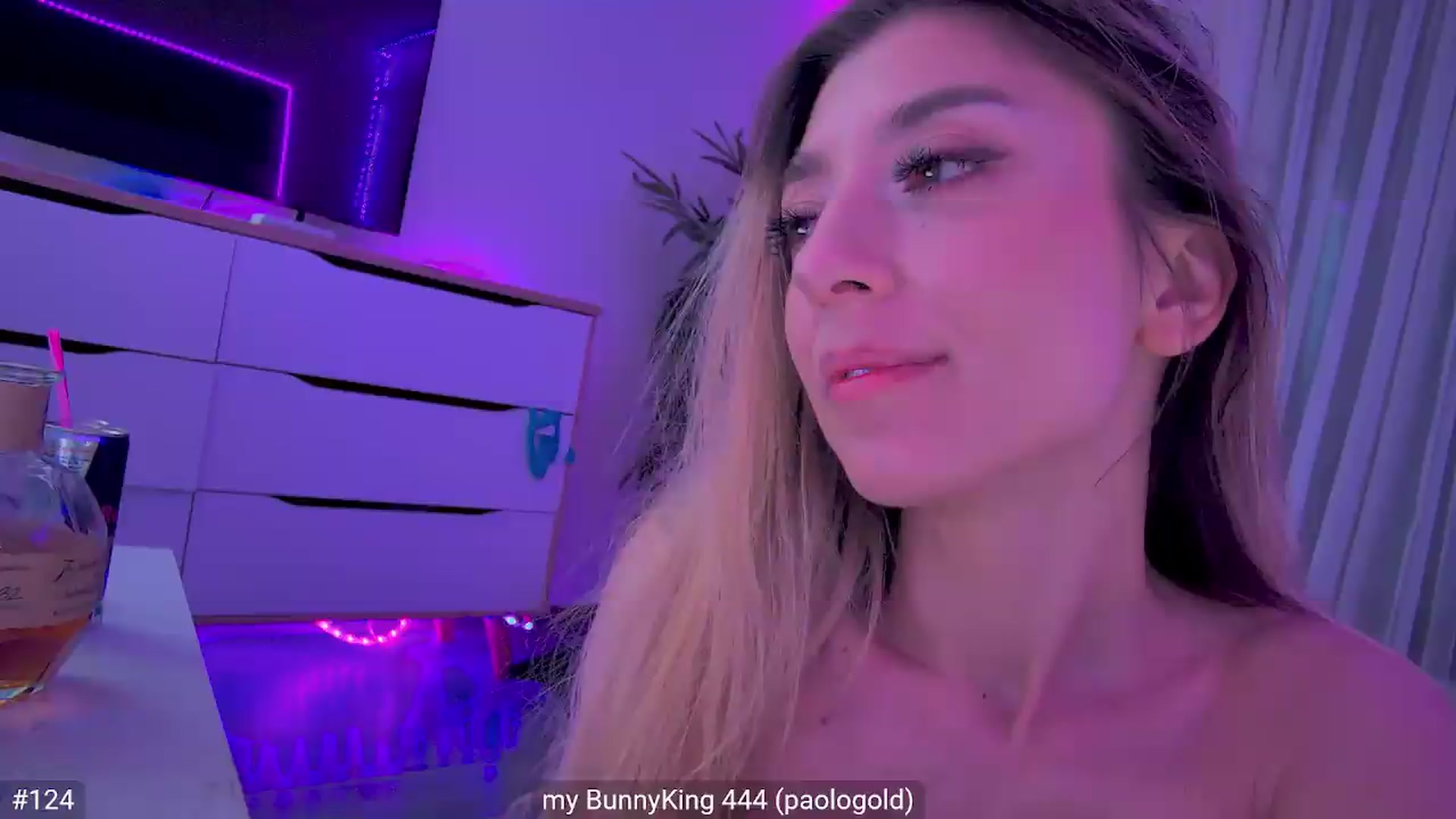 Gallery image thumbnail from hunny_bunny25's myfreecams stream on, 08/31/2026, 09:45 image 2 of 20