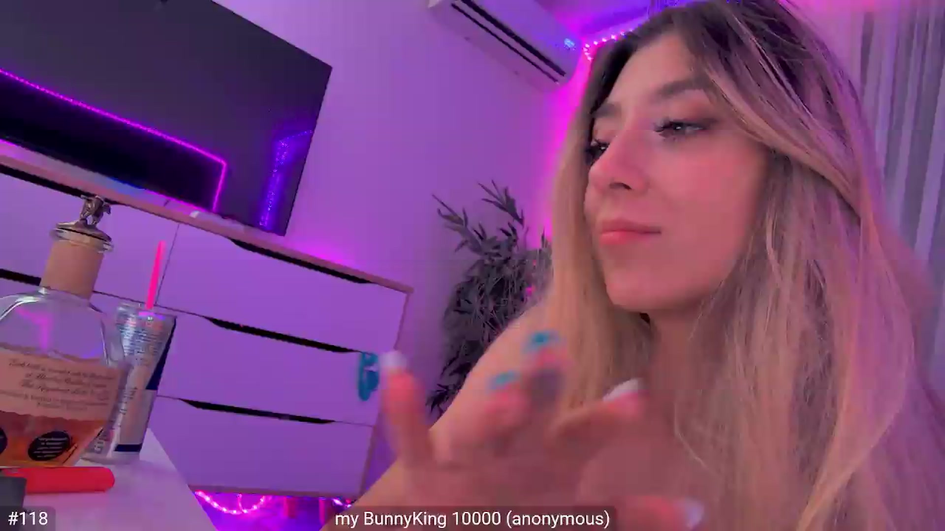 Gallery image thumbnail from hunny_bunny25's myfreecams stream on, 08/31/2026, 11:17 image 17 of 20