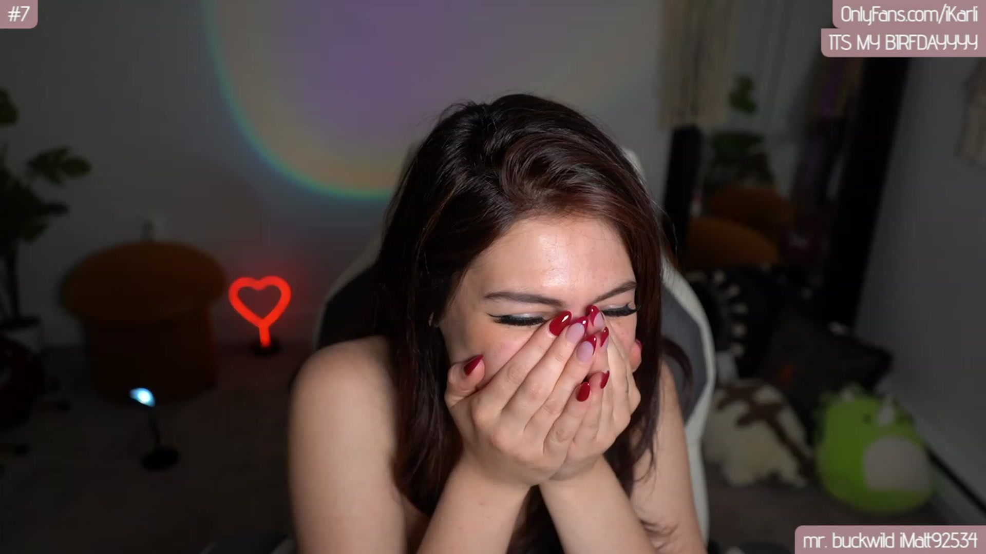 Gallery image thumbnail from iBirthdayGirl's myfreecams stream on, 08/17/2023, 08:19 image 12 of 20