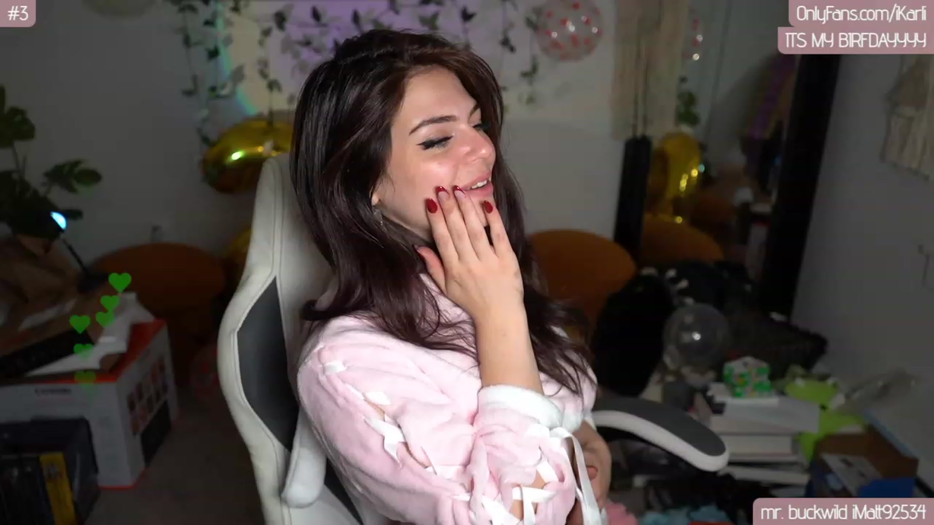 Gallery image thumbnail from iBirthdayGirl's myfreecams stream on, 08/18/2023, 10:54 image 6 of 20