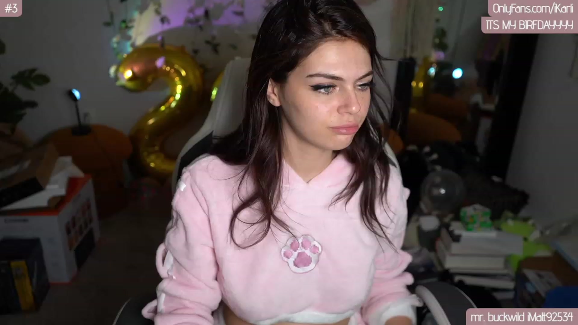 Gallery image thumbnail from iBirthdayGirl's myfreecams stream on, 08/18/2023, 10:54 image 14 of 20