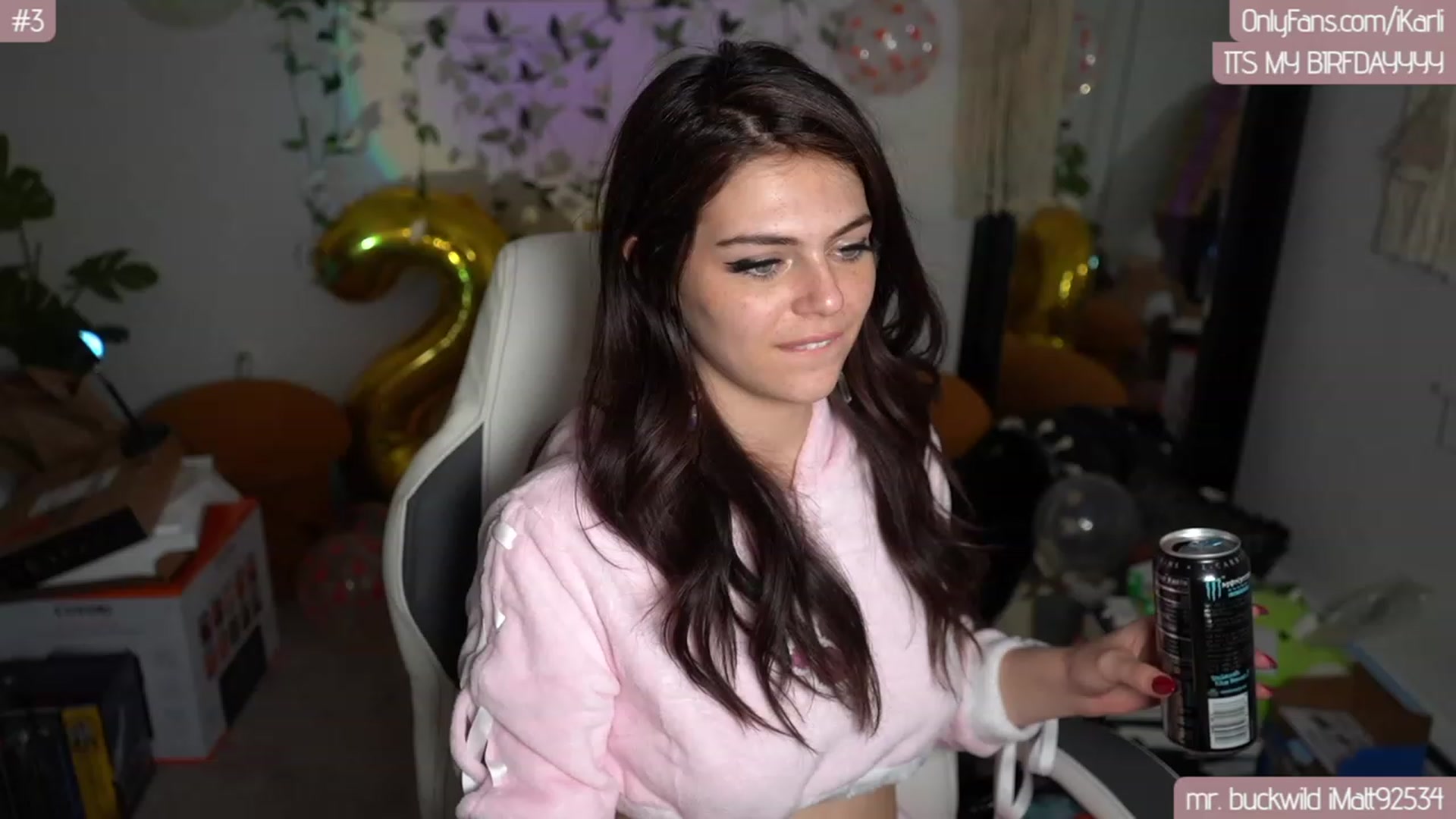 Gallery image thumbnail from iBirthdayGirl's myfreecams stream on, 08/18/2023, 10:54 image 5 of 20