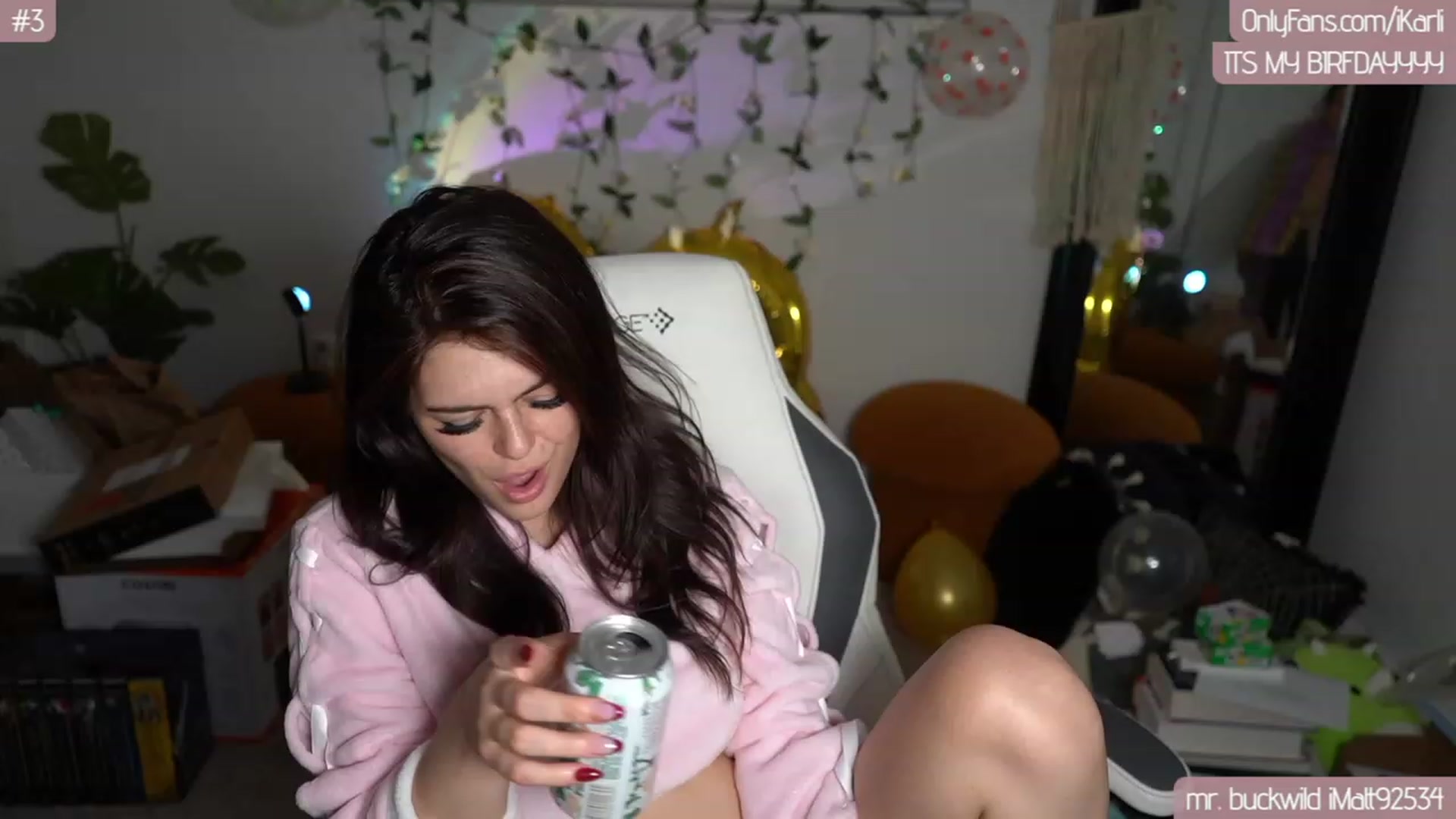 Gallery image thumbnail from iBirthdayGirl's myfreecams stream on, 08/18/2023, 10:54 image 20 of 20