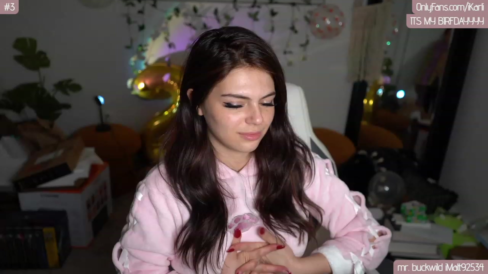 Gallery image thumbnail from iBirthdayGirl's myfreecams stream on, 08/18/2023, 10:54 image 18 of 20