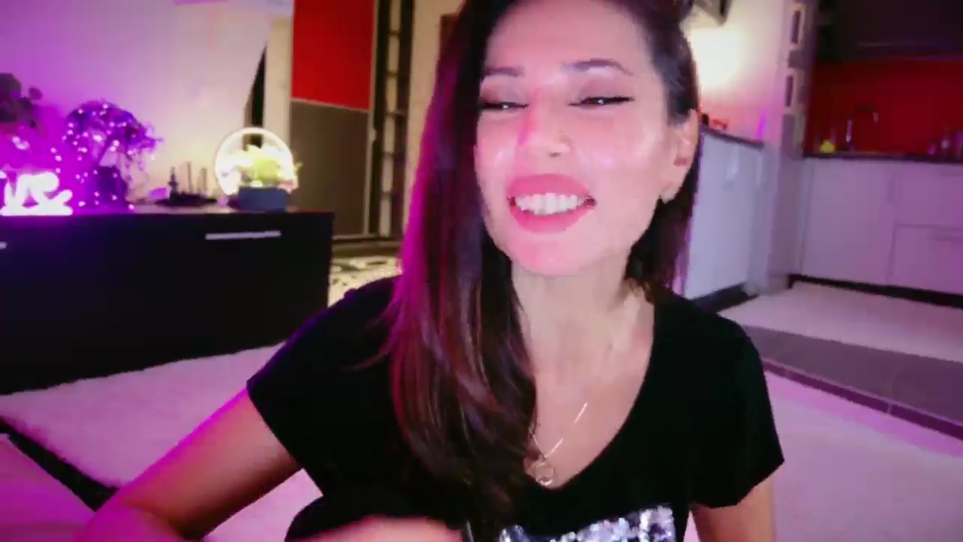 Gallery image thumbnail from iCrave4Sadism's myfreecams stream on, 02/21/2026, 03:34 image 3 of 20