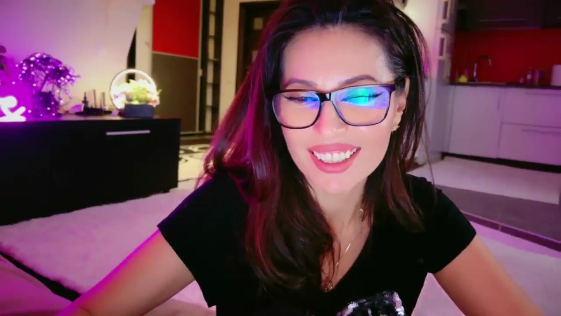 Gallery image thumbnail from iCrave4Sadism's myfreecams stream on, 02/21/2026, 03:34 image 9 of 20