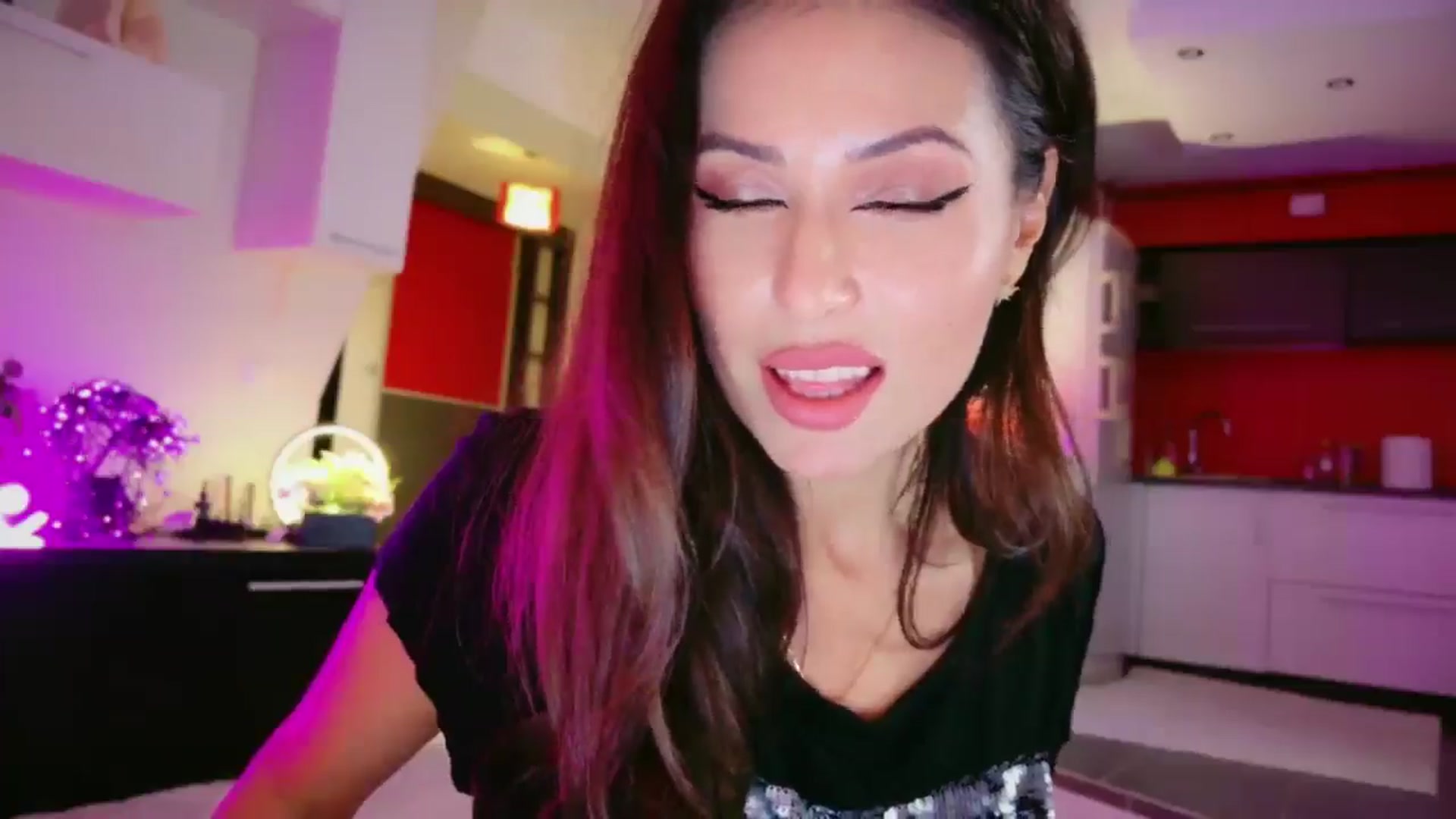 Gallery image thumbnail from iCrave4Sadism's myfreecams stream on, 02/21/2026, 03:34 image 2 of 20