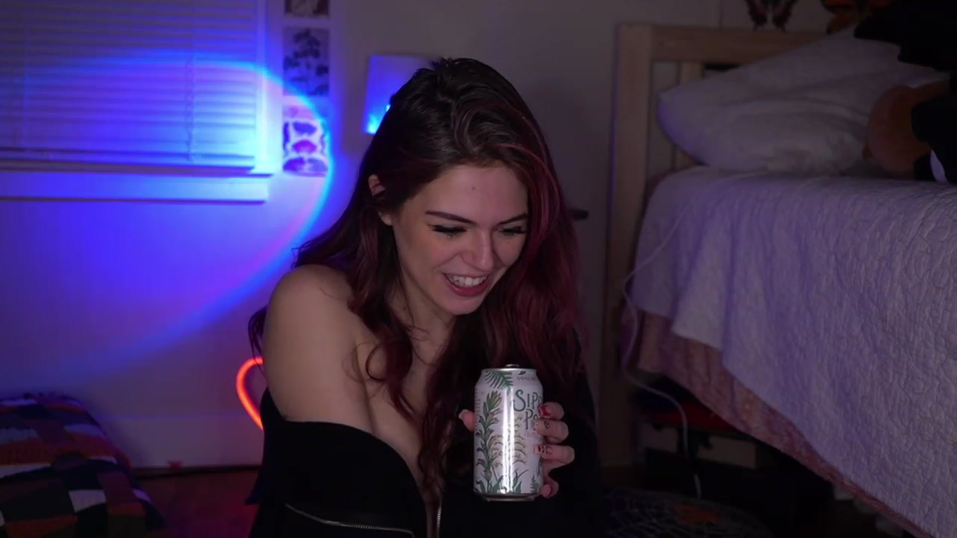 Gallery image thumbnail from iJugzz's myfreecams stream on, 12/17/2022, 14:51 image 15 of 20