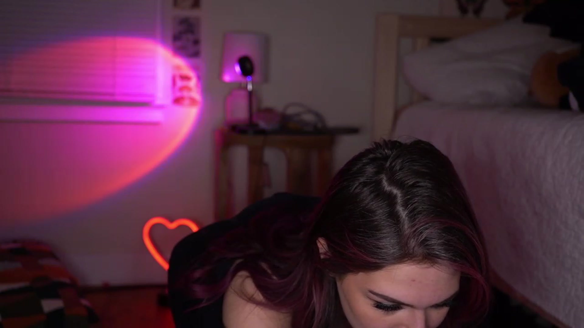 Gallery image thumbnail from iJugzz's myfreecams stream on, 12/17/2022, 14:51 image 16 of 20