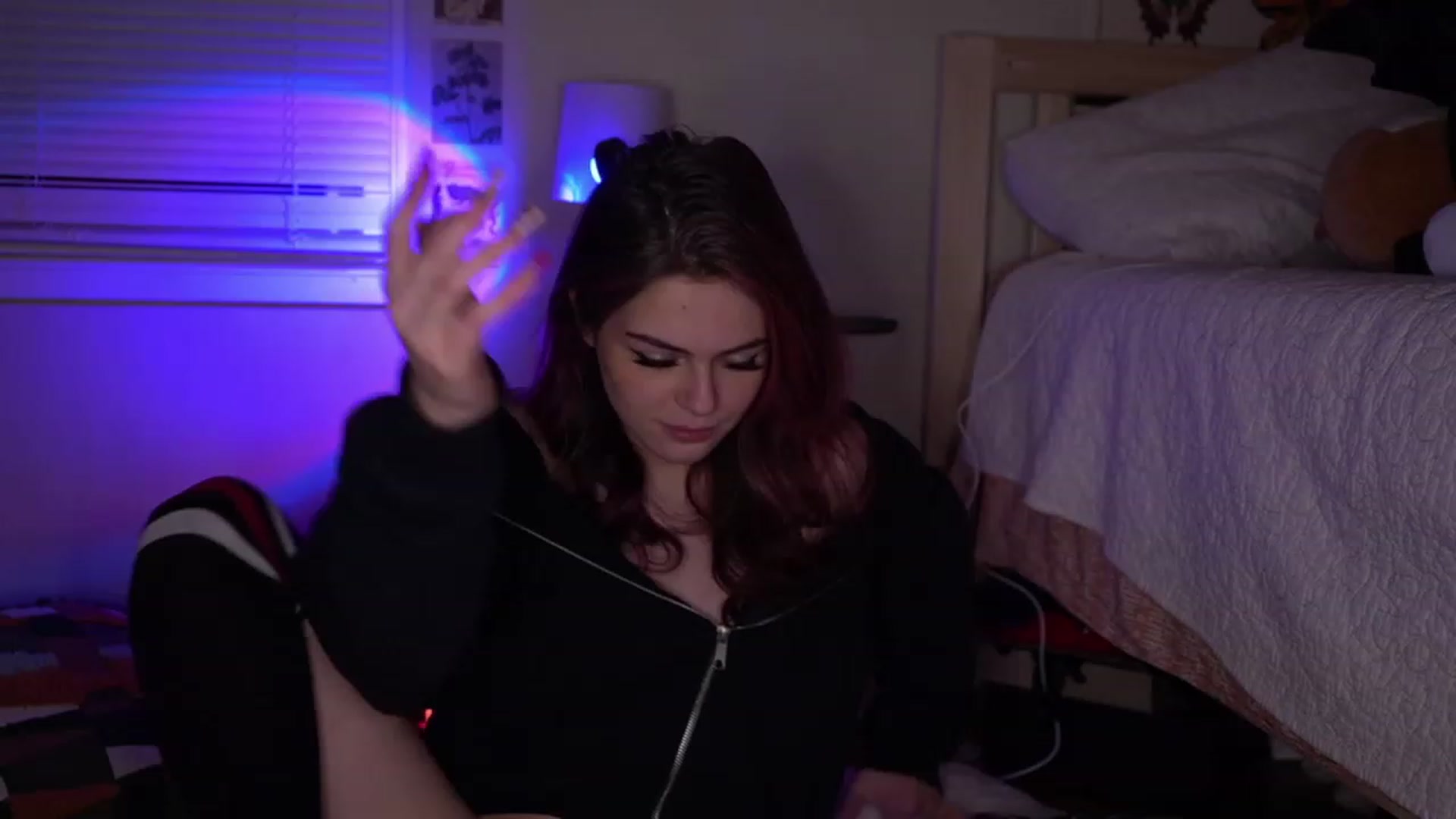 Gallery image thumbnail from iJugzz's myfreecams stream on, 12/17/2022, 14:51 image 8 of 20