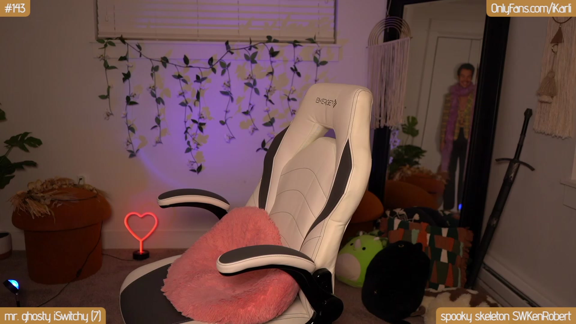 Gallery image thumbnail from iKarlenstein's myfreecams stream on, 10/20/2023, 05:55 image 2 of 20