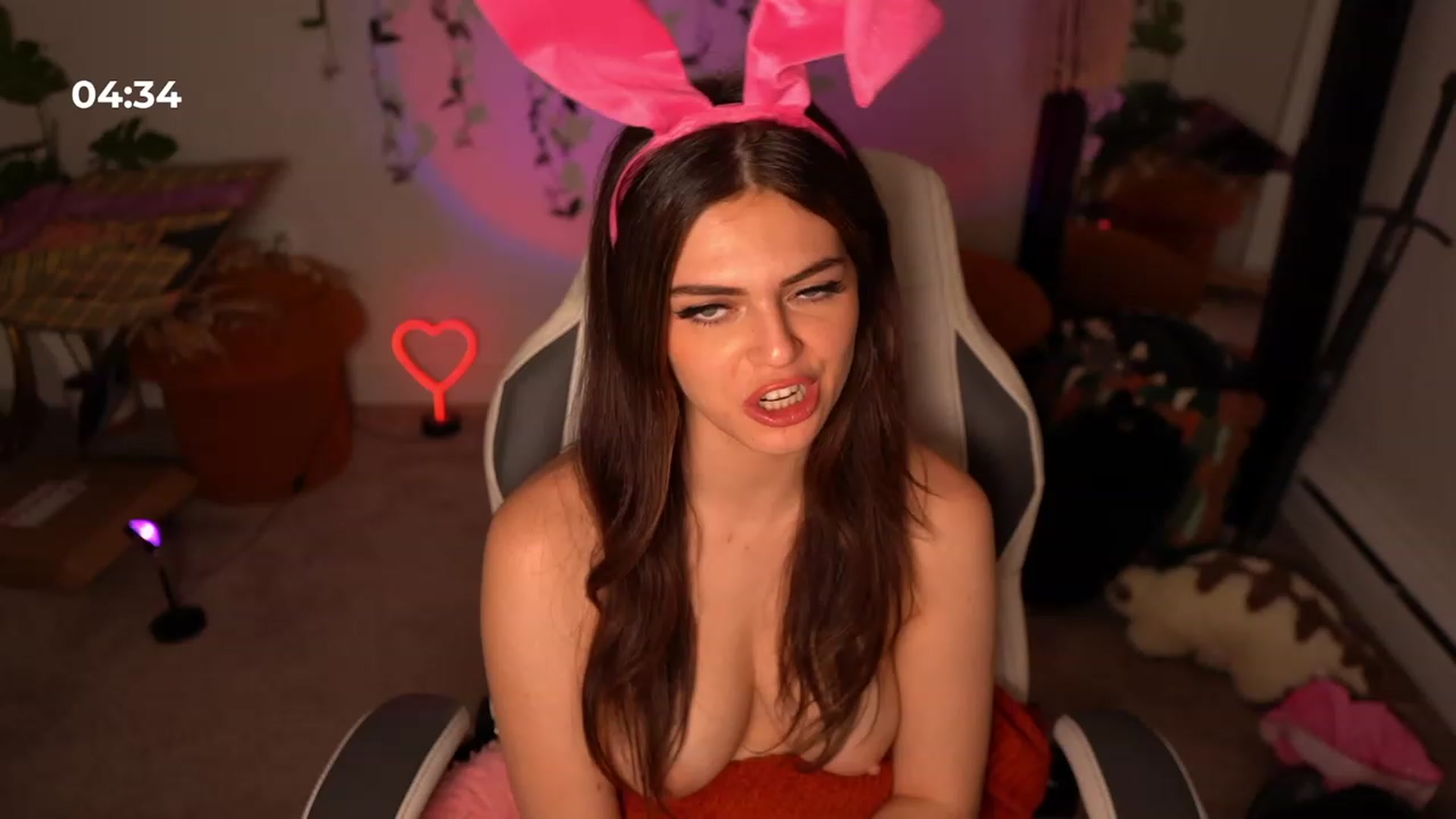 Gallery image thumbnail from iKarlenstein's myfreecams stream on, 10/22/2023, 10:43 image 16 of 20