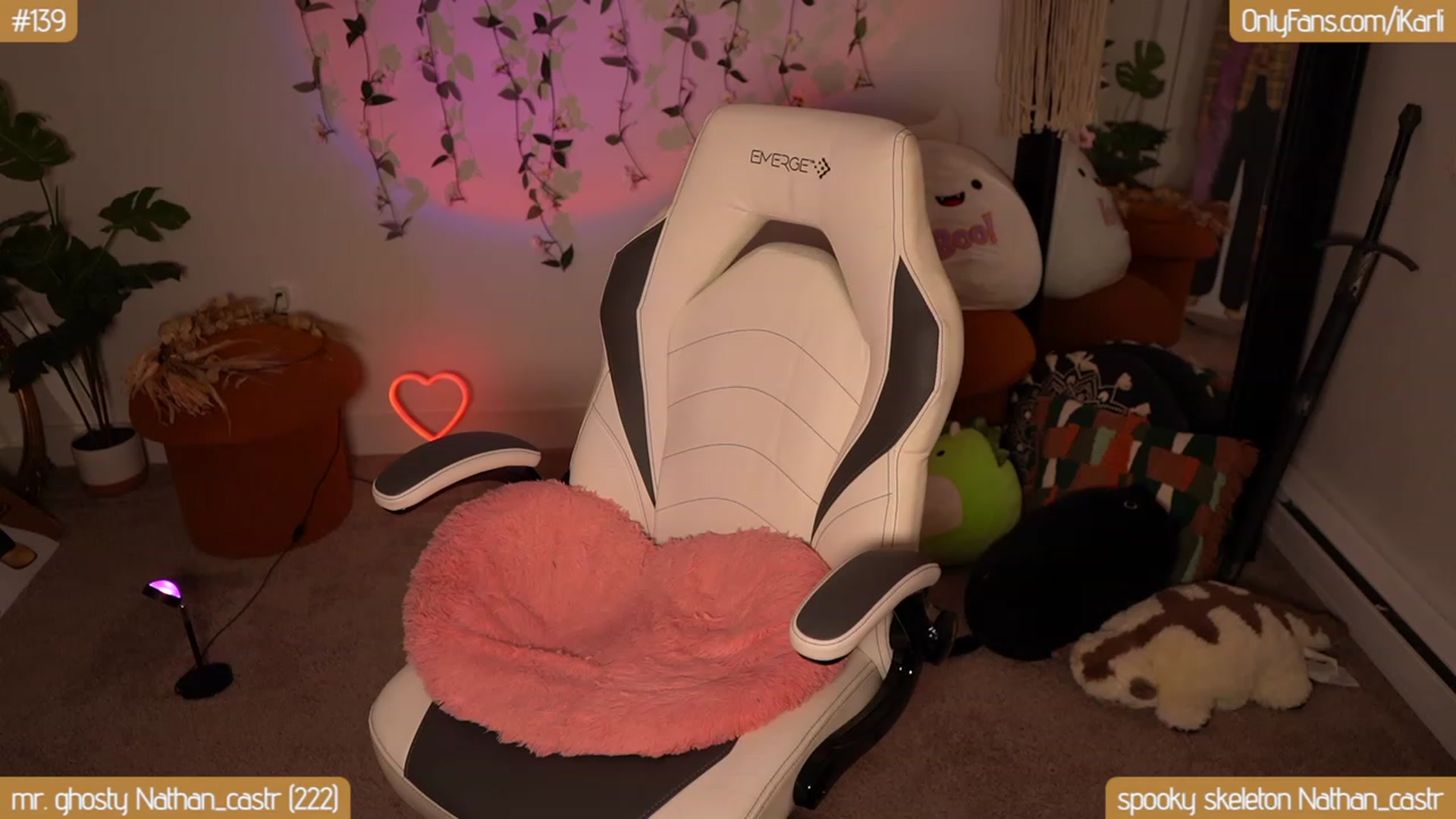 Gallery image thumbnail from iKarlenstein's myfreecams stream on, 10/24/2023, 07:45 image 9 of 20
