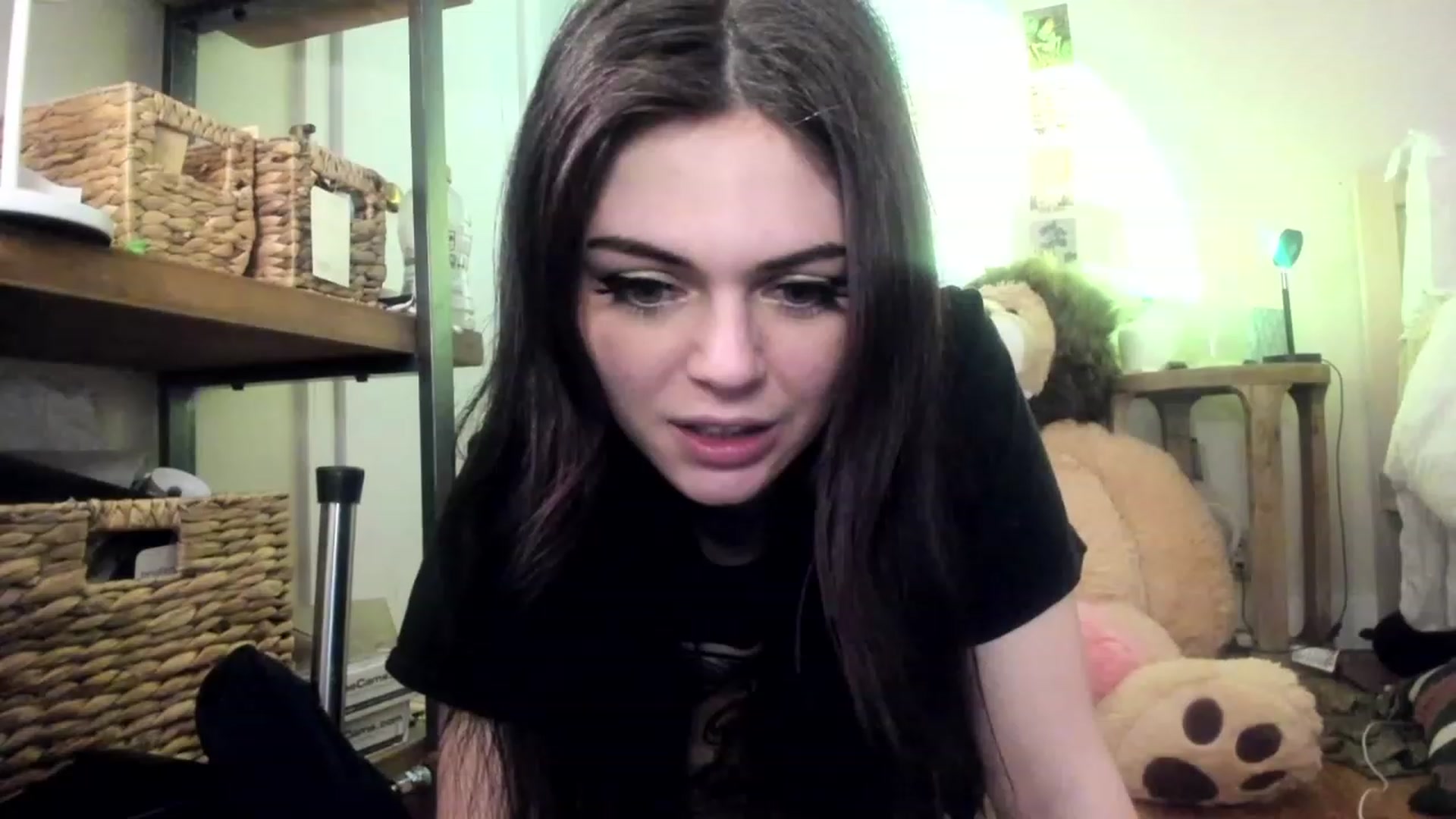 Gallery image thumbnail from iKarli's myfreecams stream on, 03/18/2023, 14:13 image 1 of 20