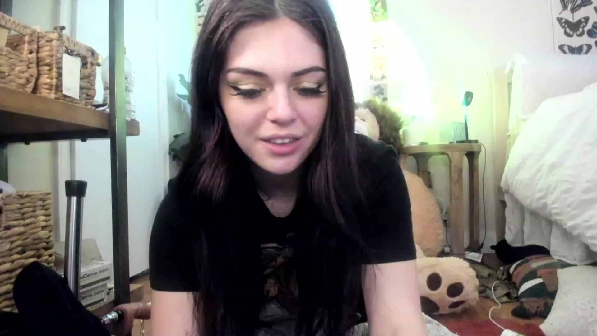 Gallery image thumbnail from iKarli's myfreecams stream on, 03/18/2023, 14:13 image 10 of 20